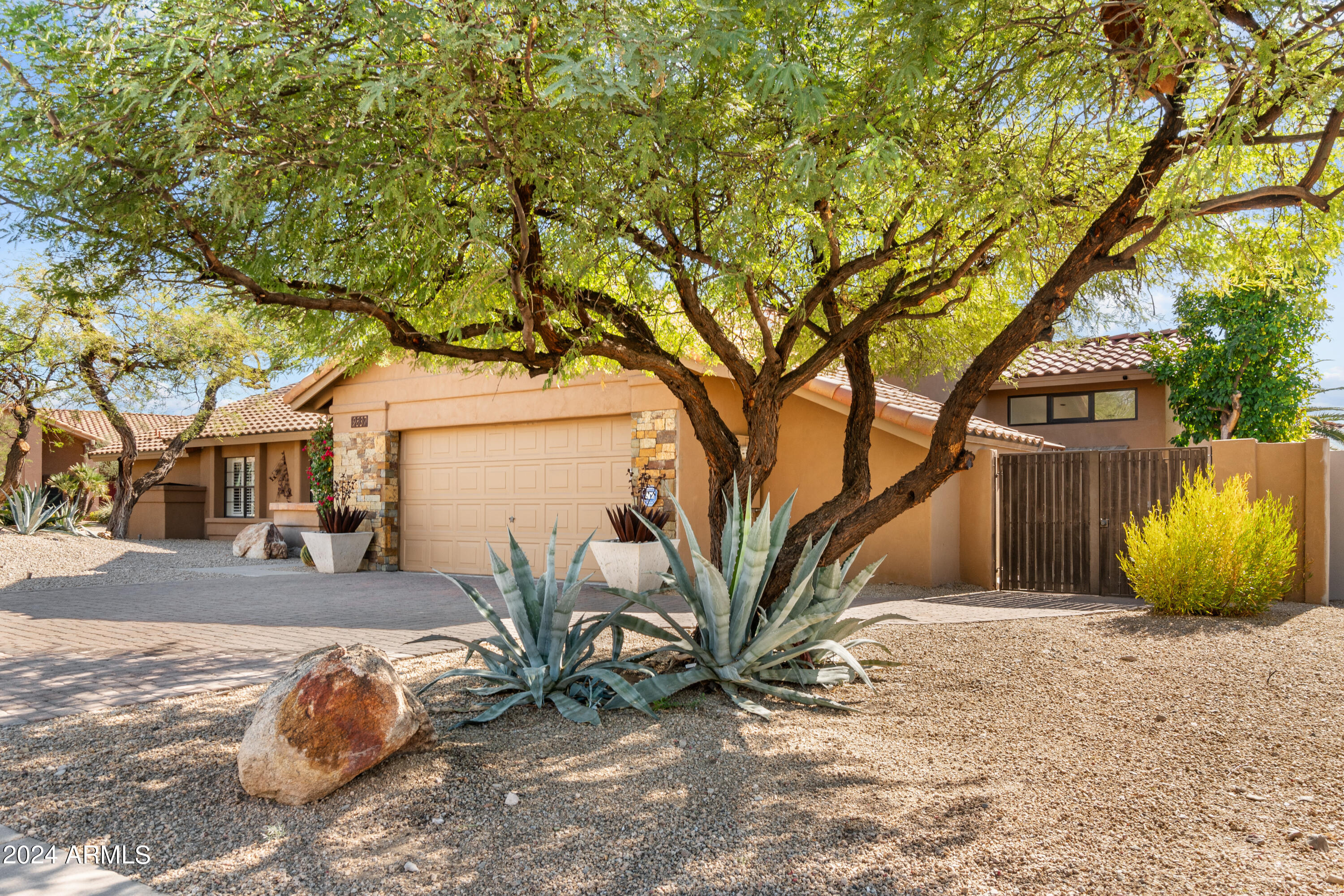 9837 E PERSHING Avenue