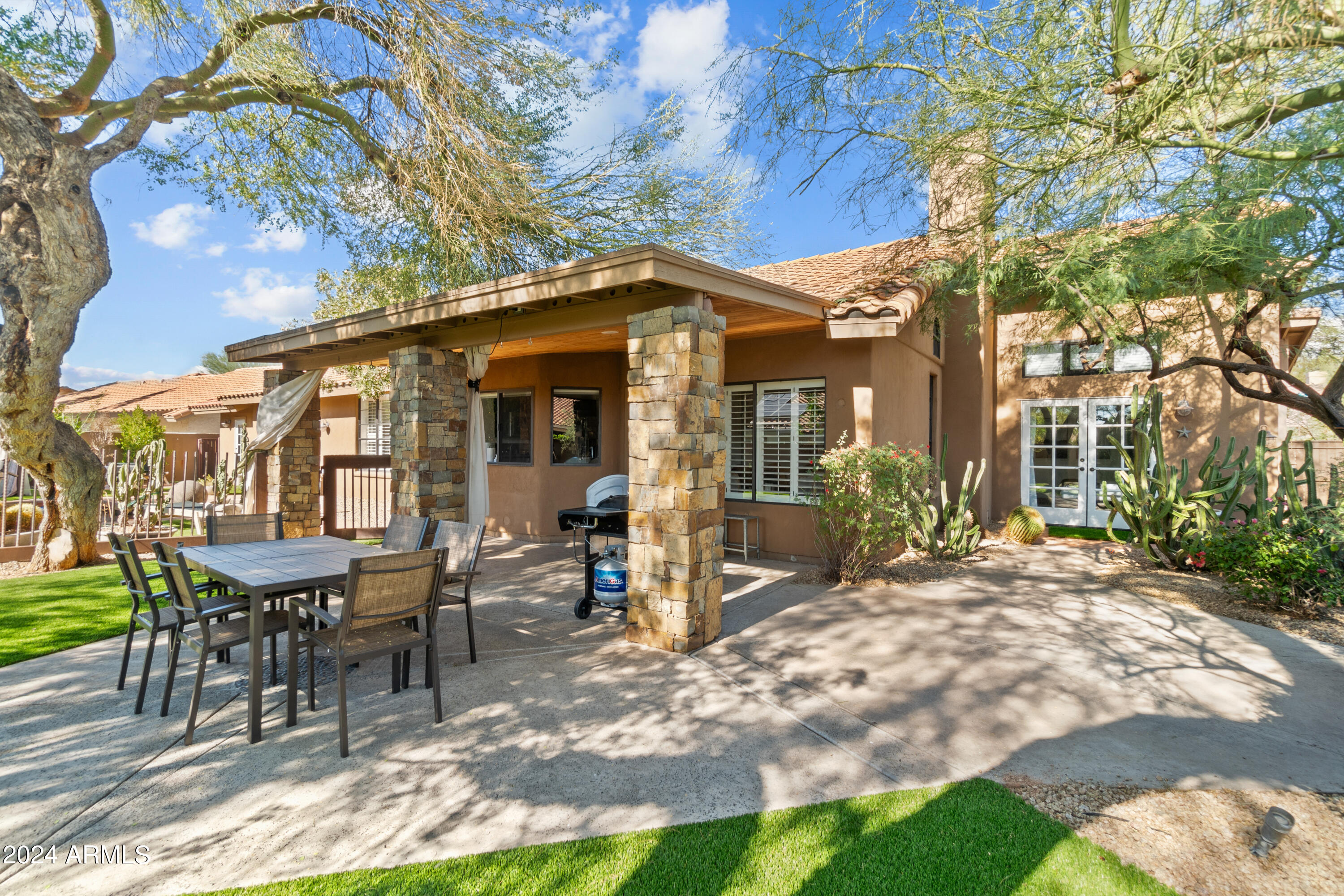 9837 E PERSHING Avenue