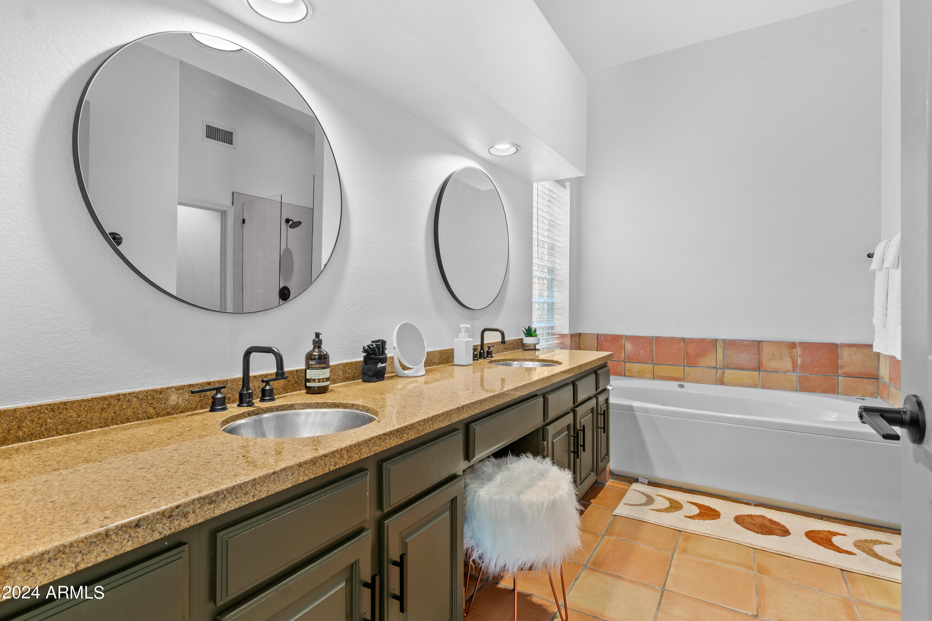 9837 E PERSHING Avenue