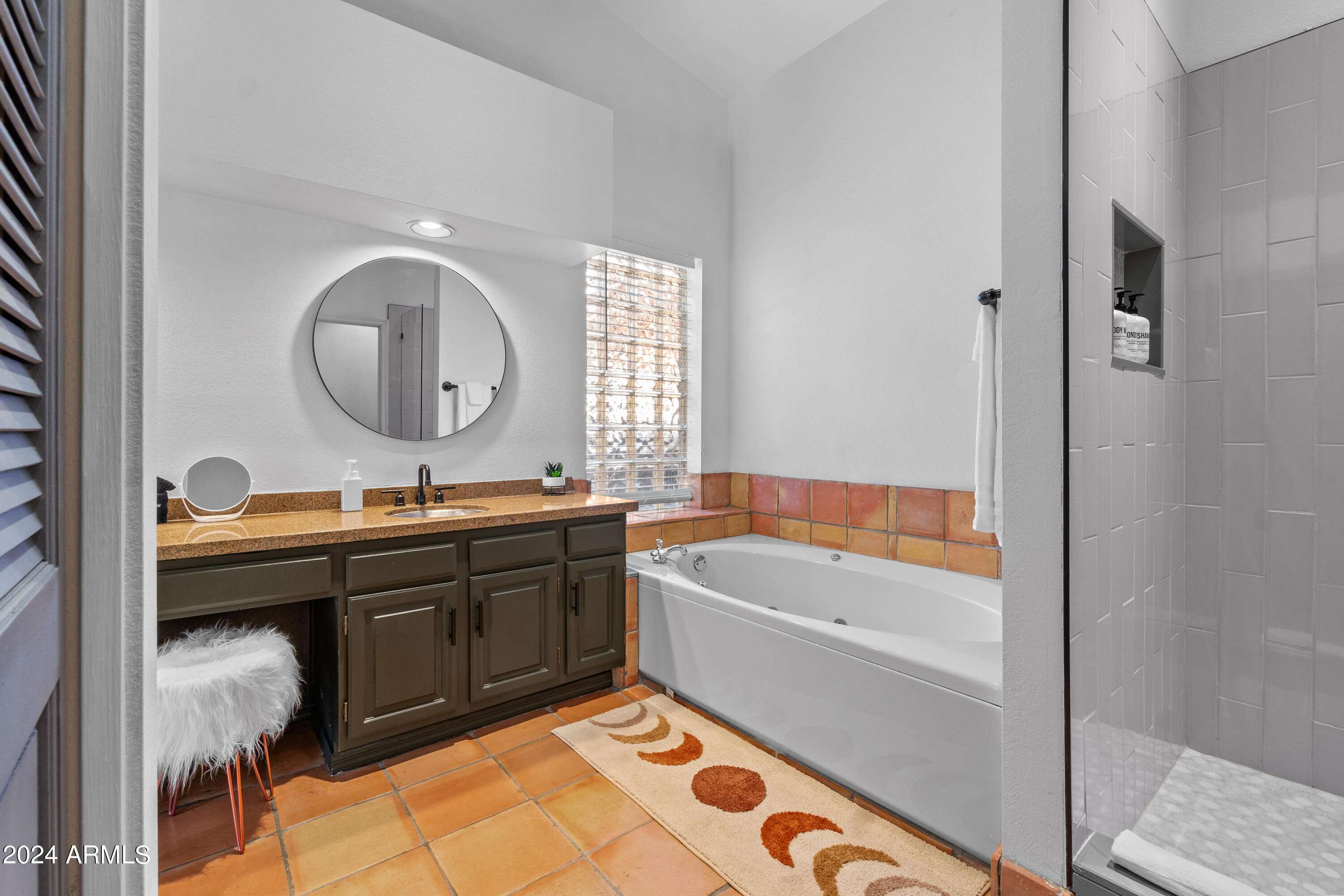 9837 E PERSHING Avenue