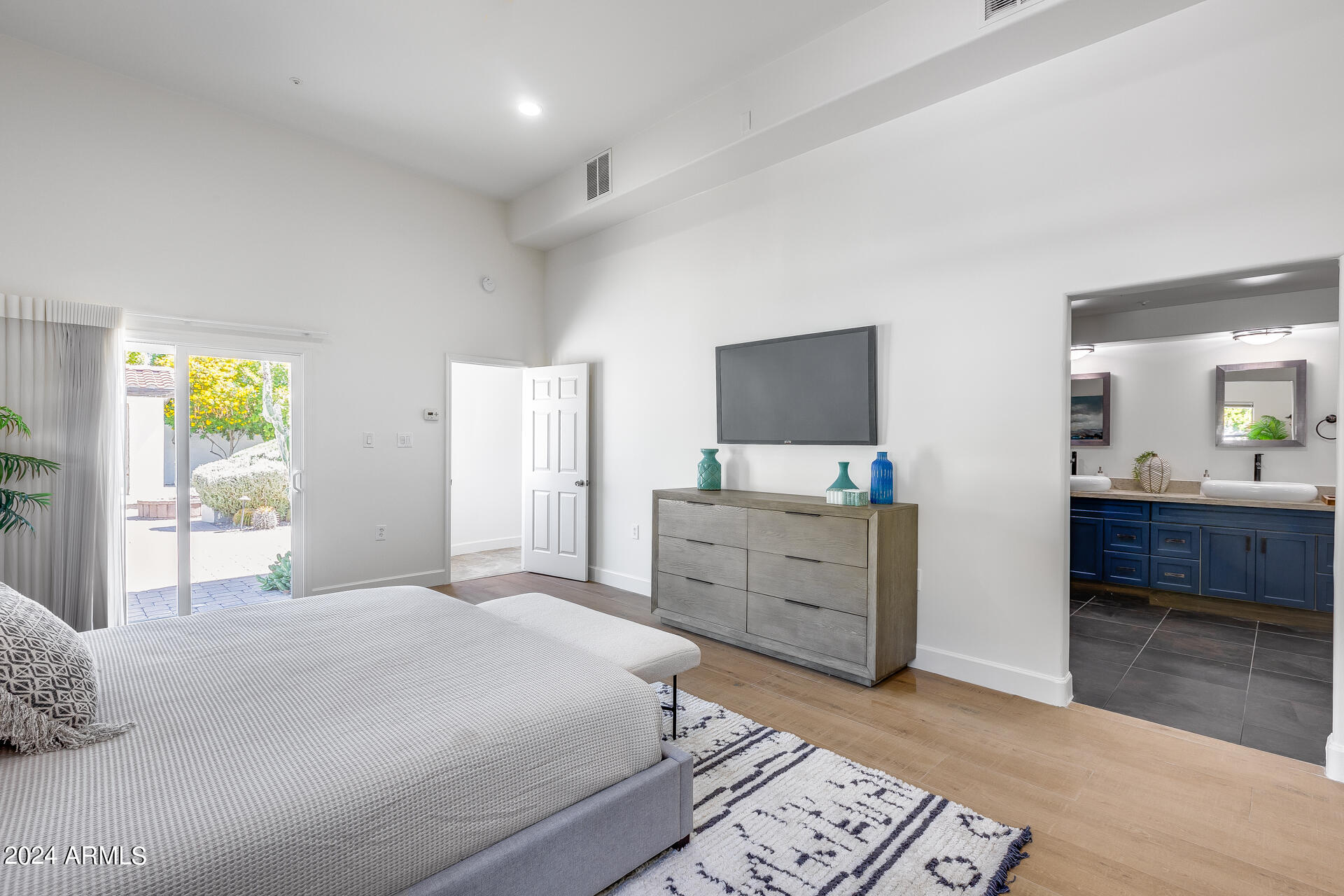 7042 E ORANGE BLOSSOM Lane