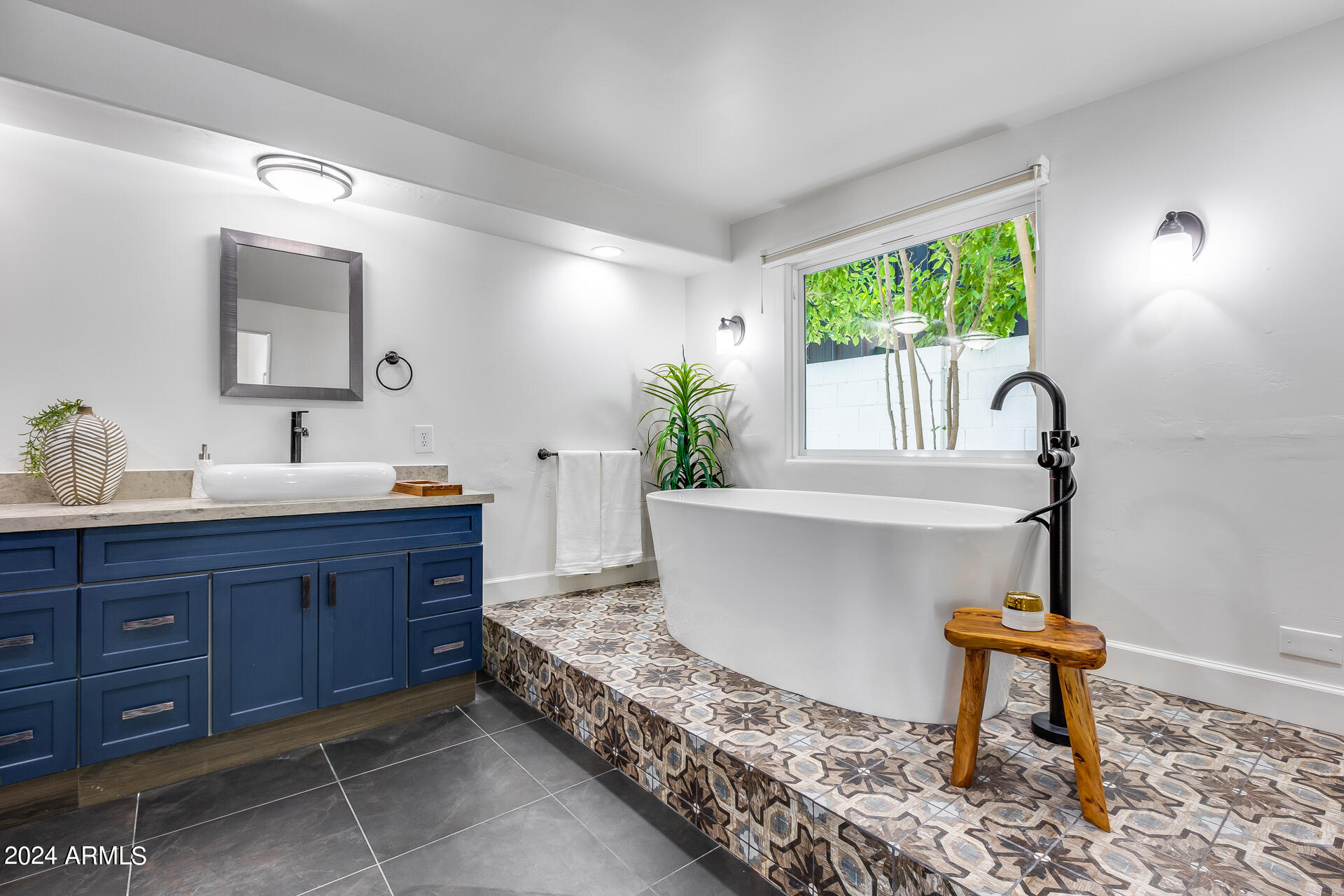 7042 E ORANGE BLOSSOM Lane