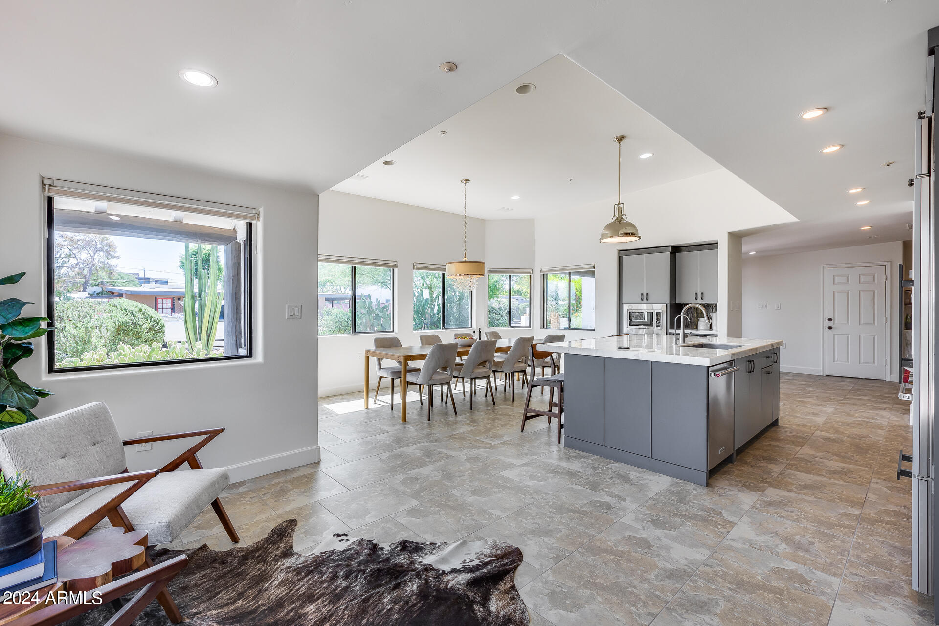 7042 E ORANGE BLOSSOM Lane