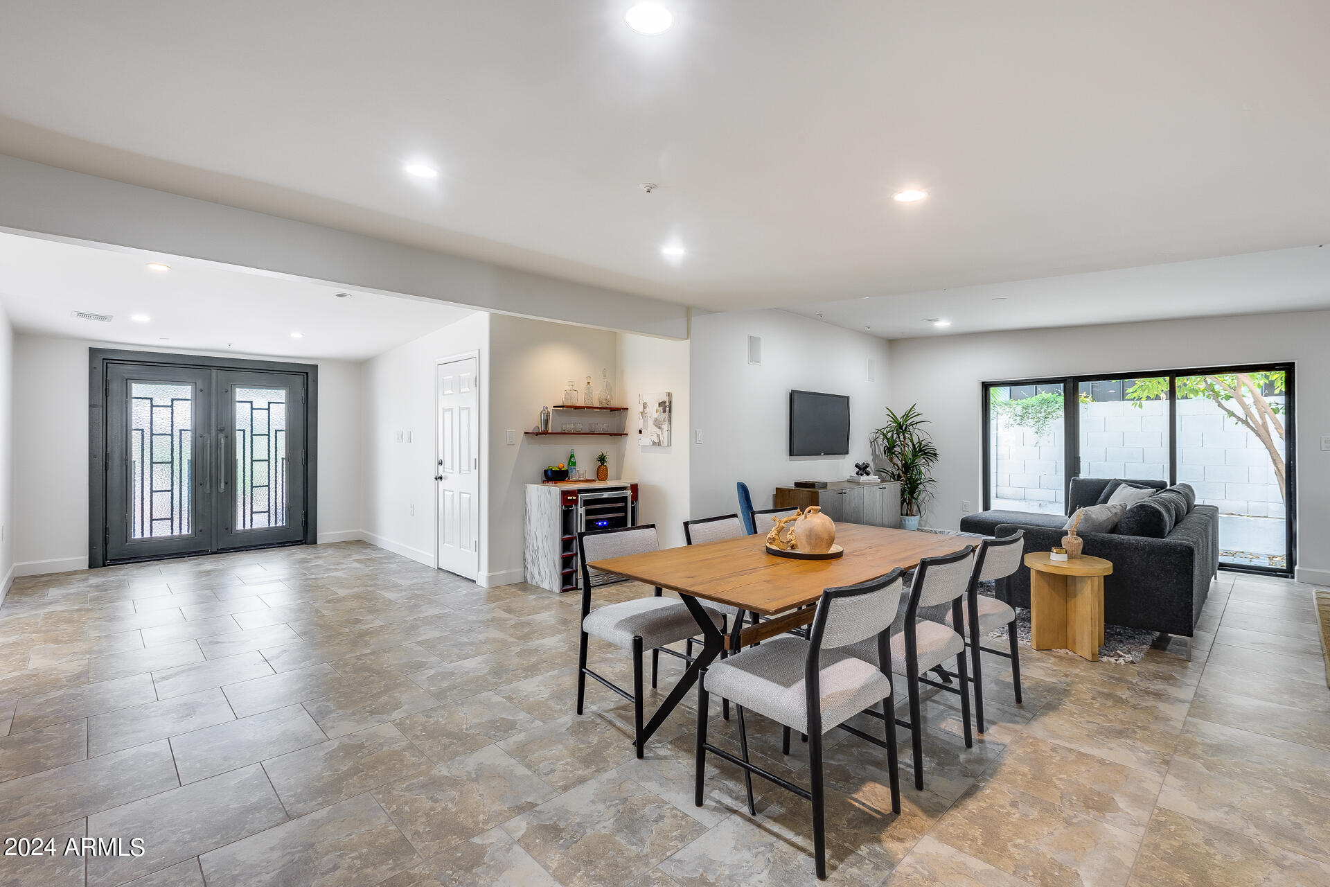 7042 E ORANGE BLOSSOM Lane