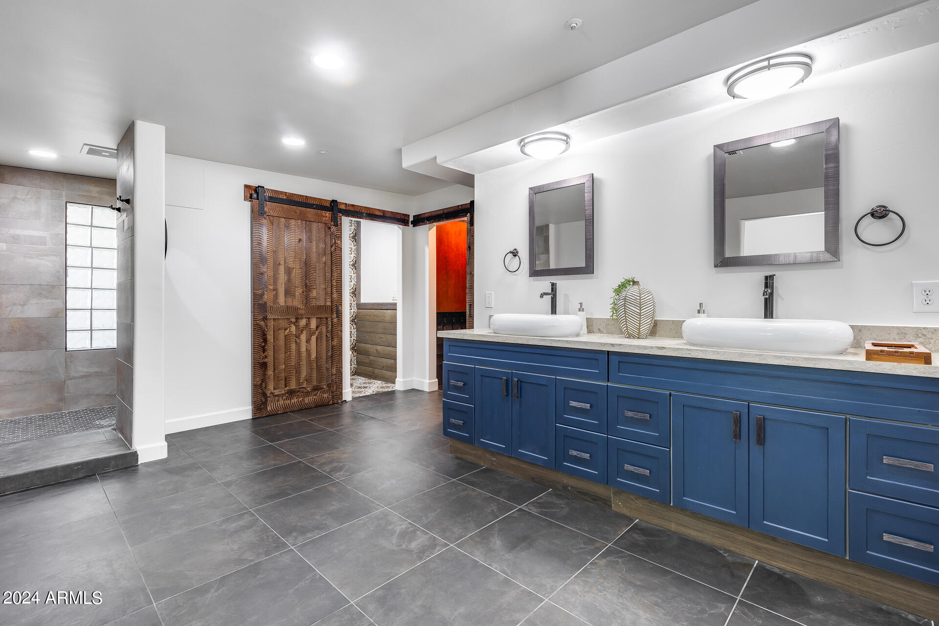 7042 E ORANGE BLOSSOM Lane