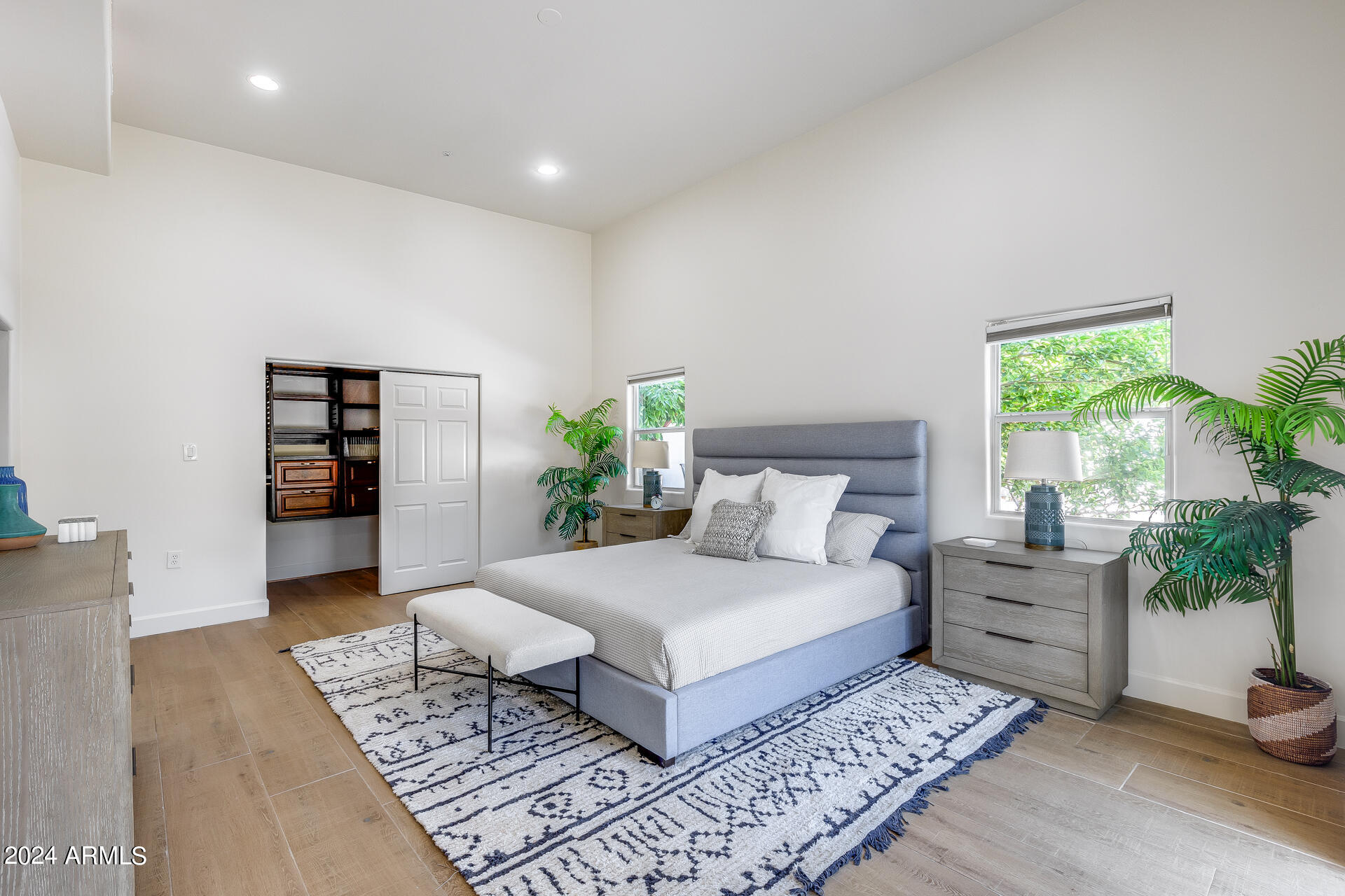 7042 E ORANGE BLOSSOM Lane