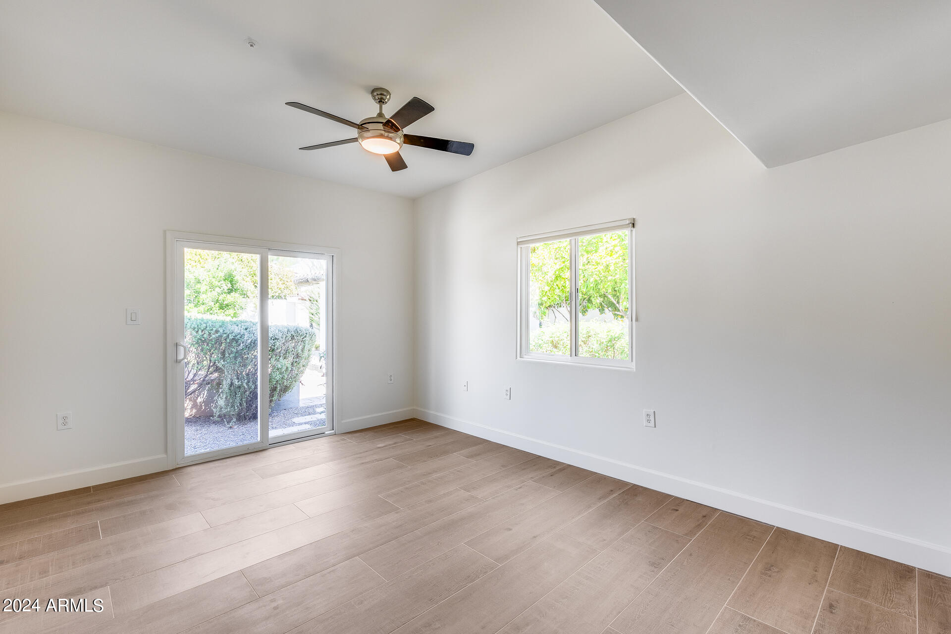 7042 E ORANGE BLOSSOM Lane