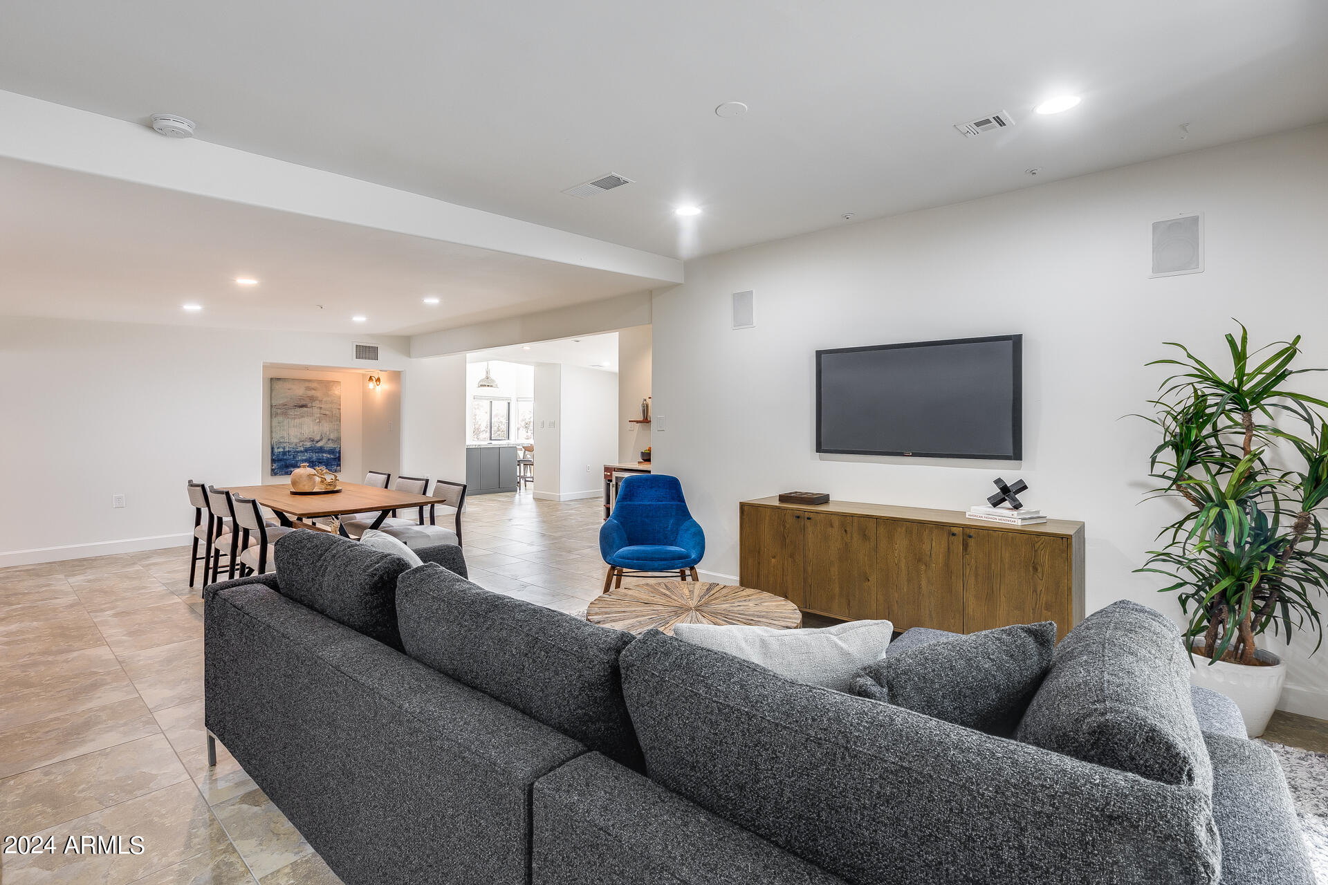 7042 E ORANGE BLOSSOM Lane