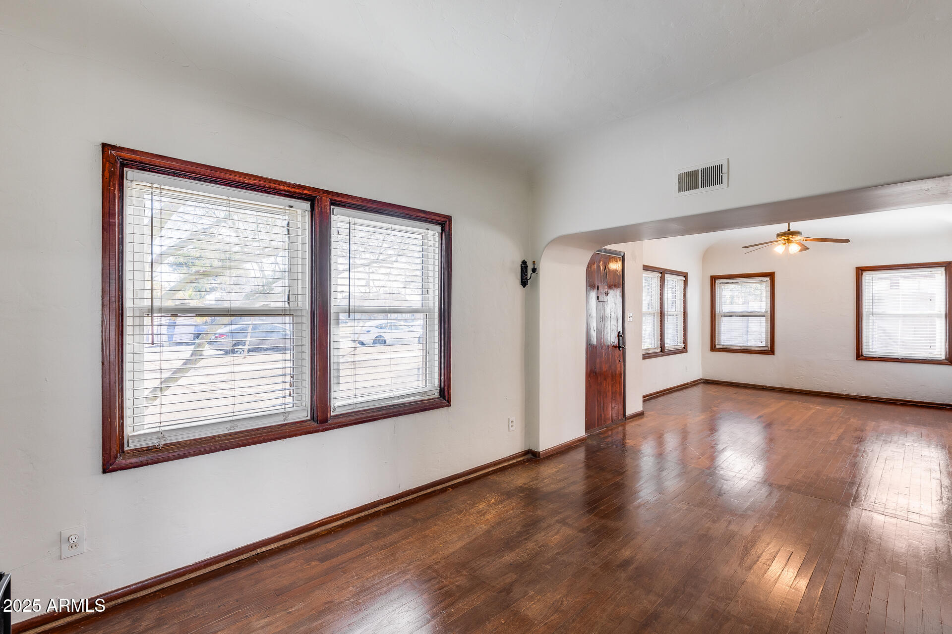 308 N WASHINGTON Street