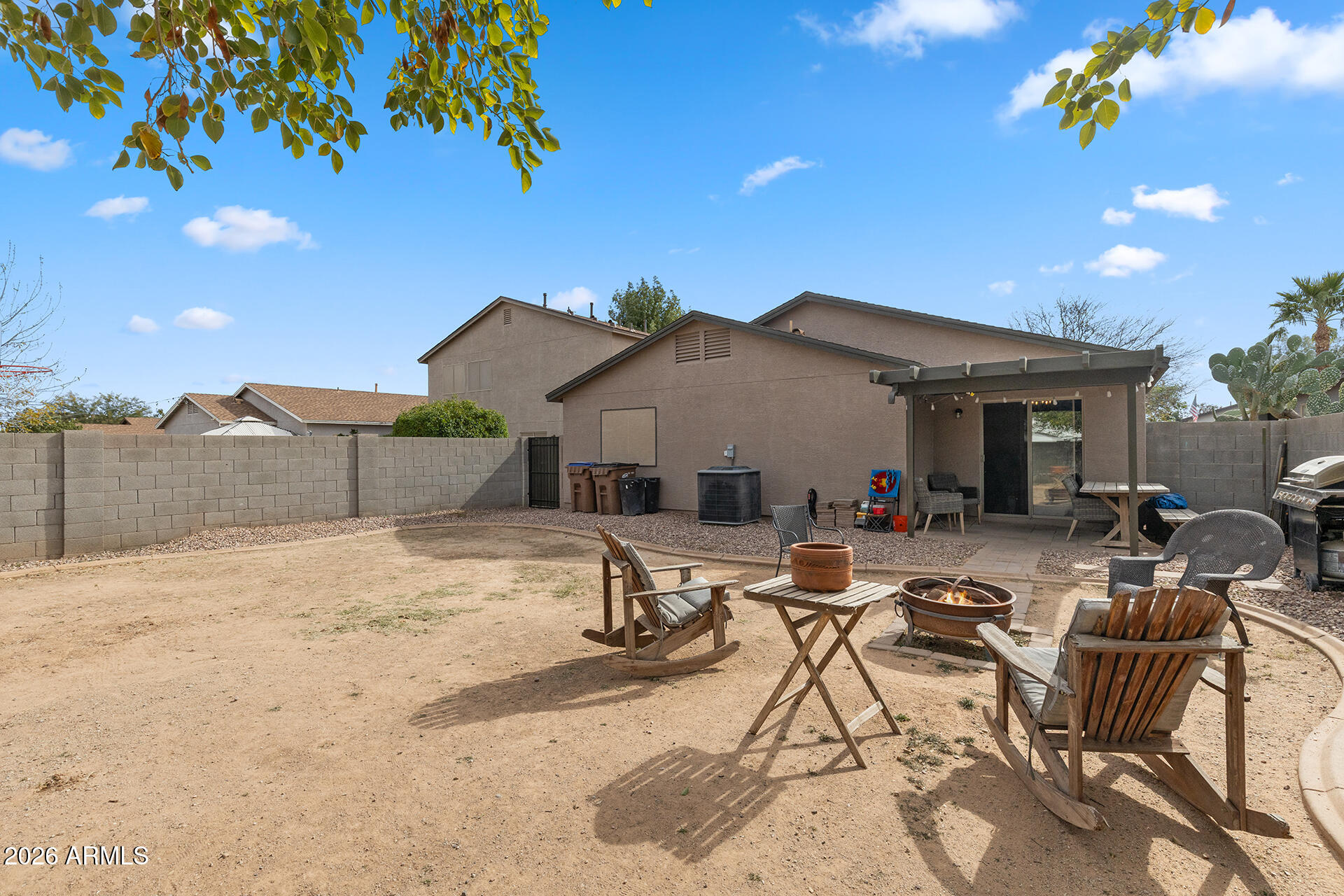 1018 E COWBOY COVE Trail