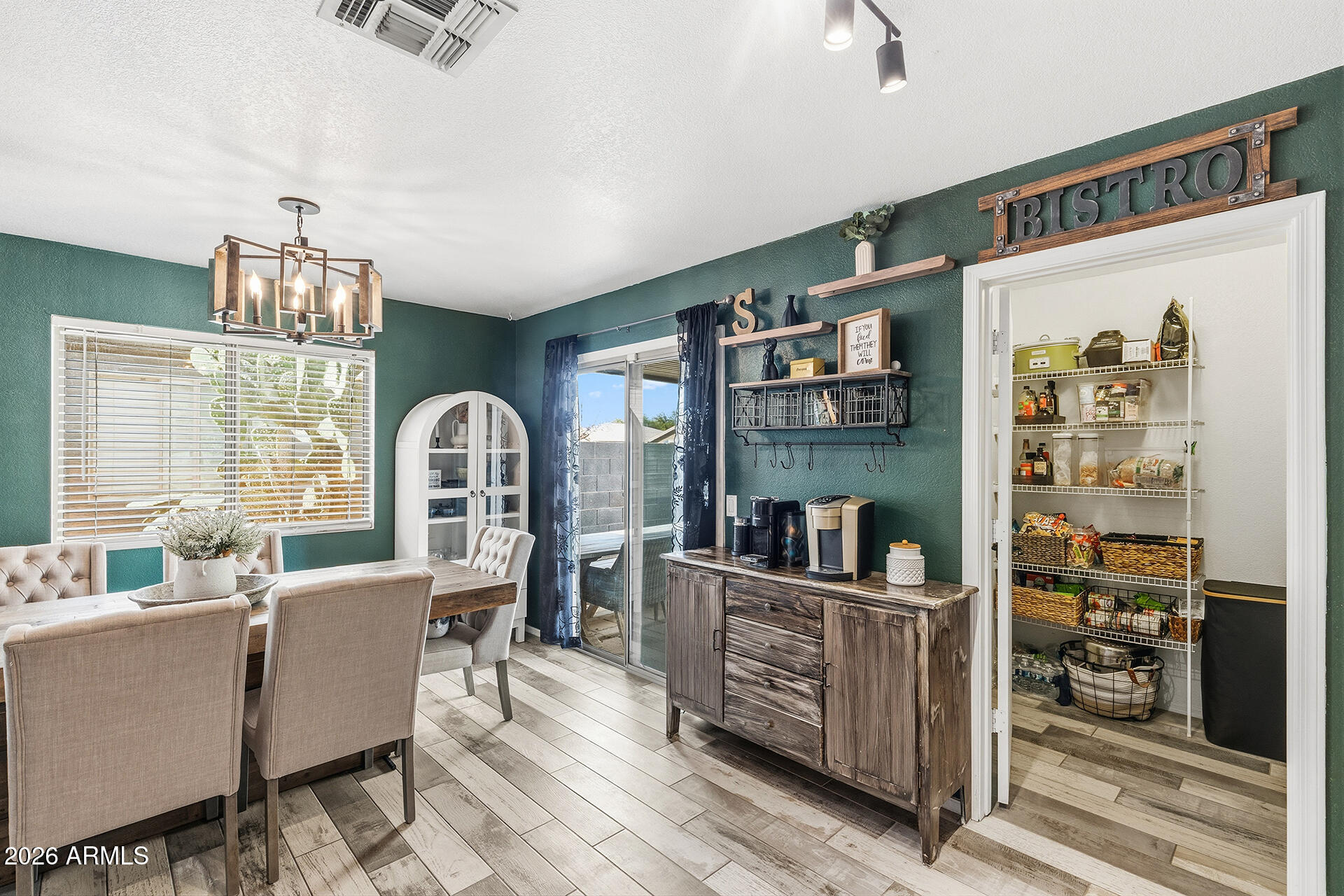 1018 E COWBOY COVE Trail