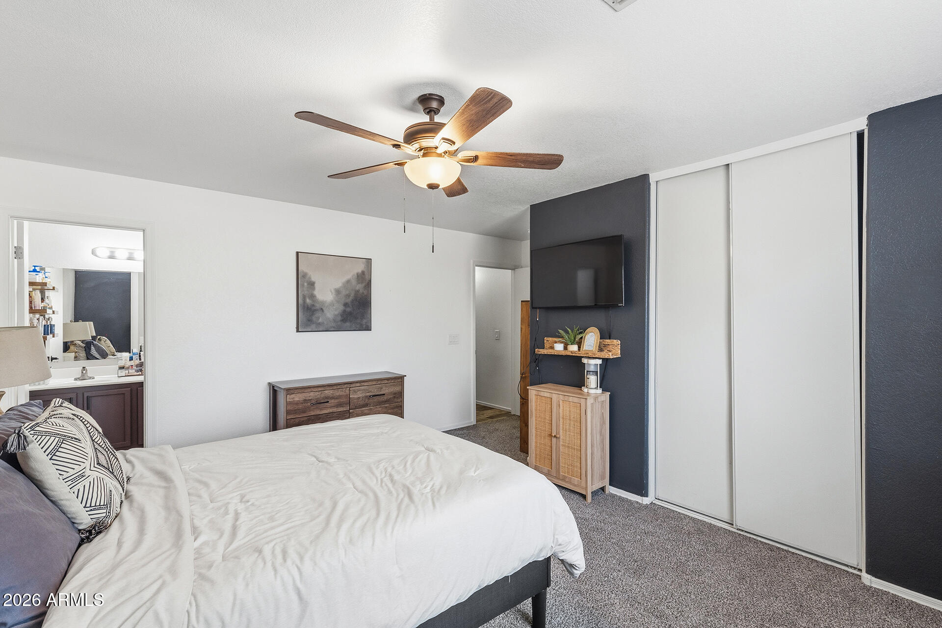 1018 E COWBOY COVE Trail