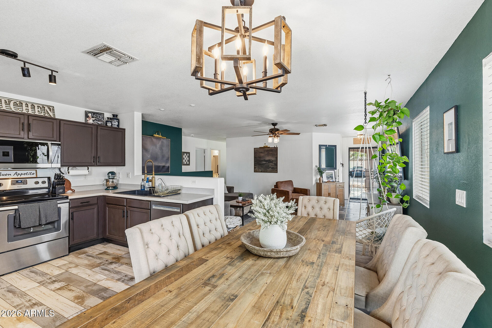 1018 E COWBOY COVE Trail