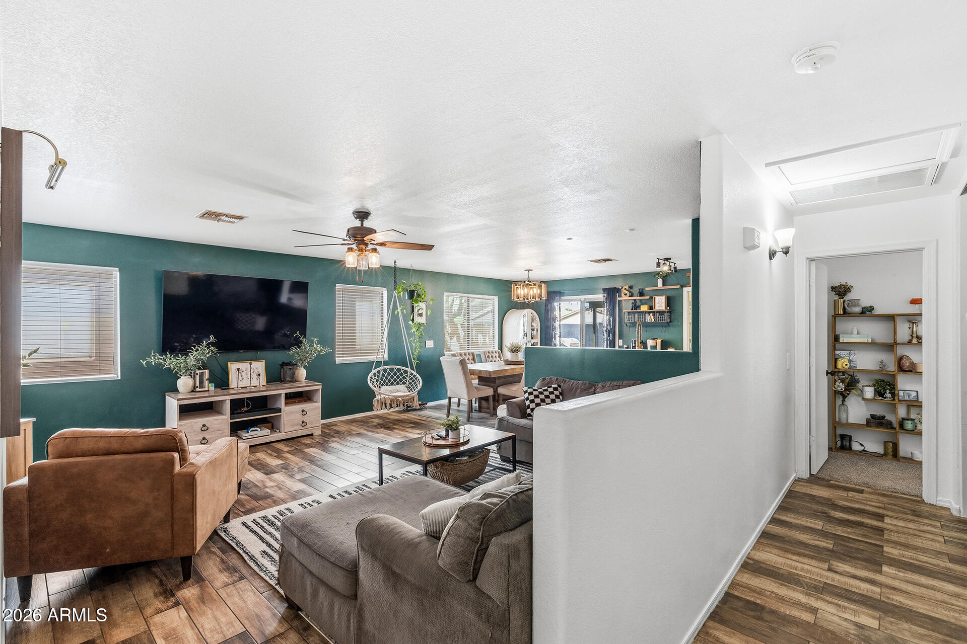 1018 E COWBOY COVE Trail