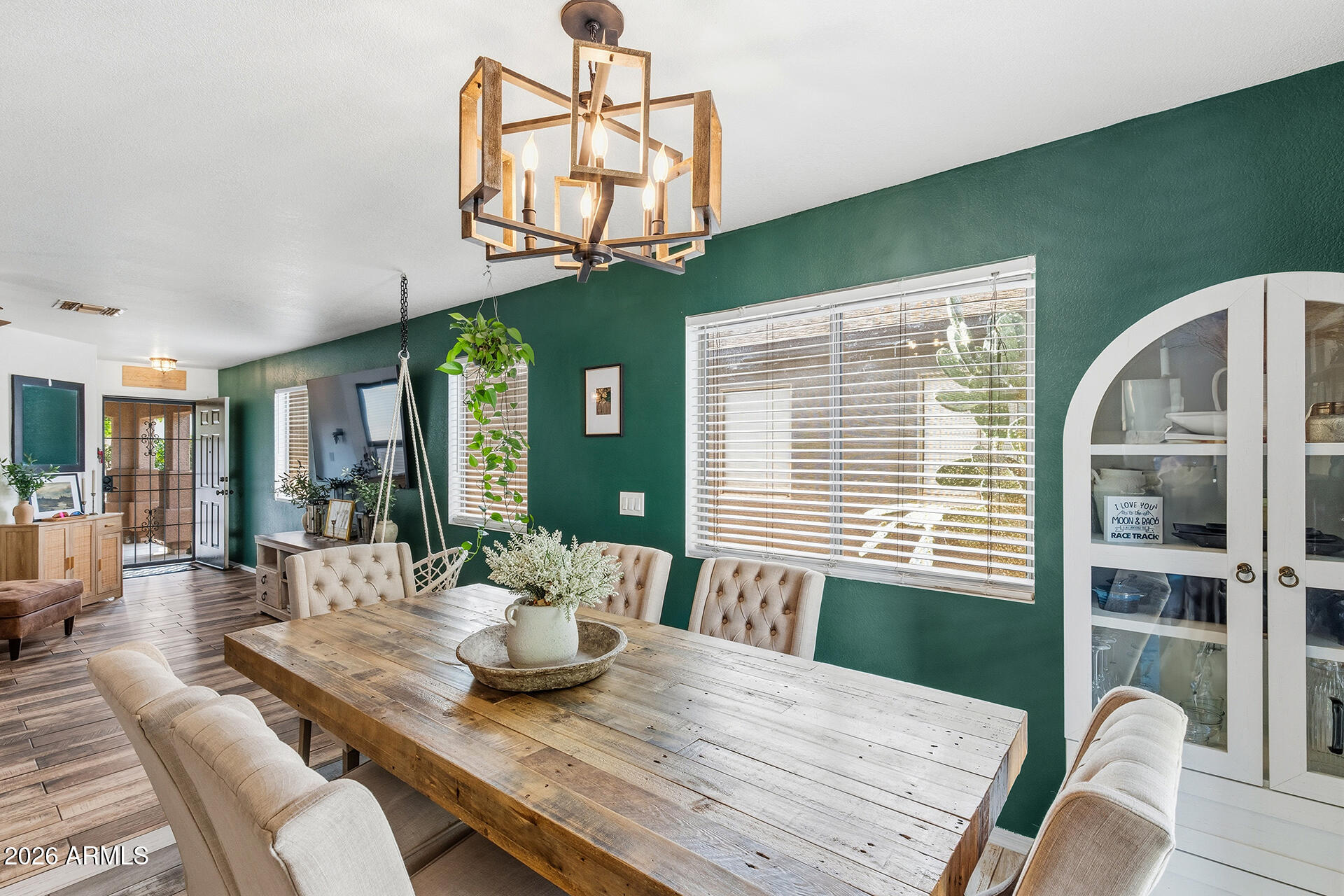 1018 E COWBOY COVE Trail