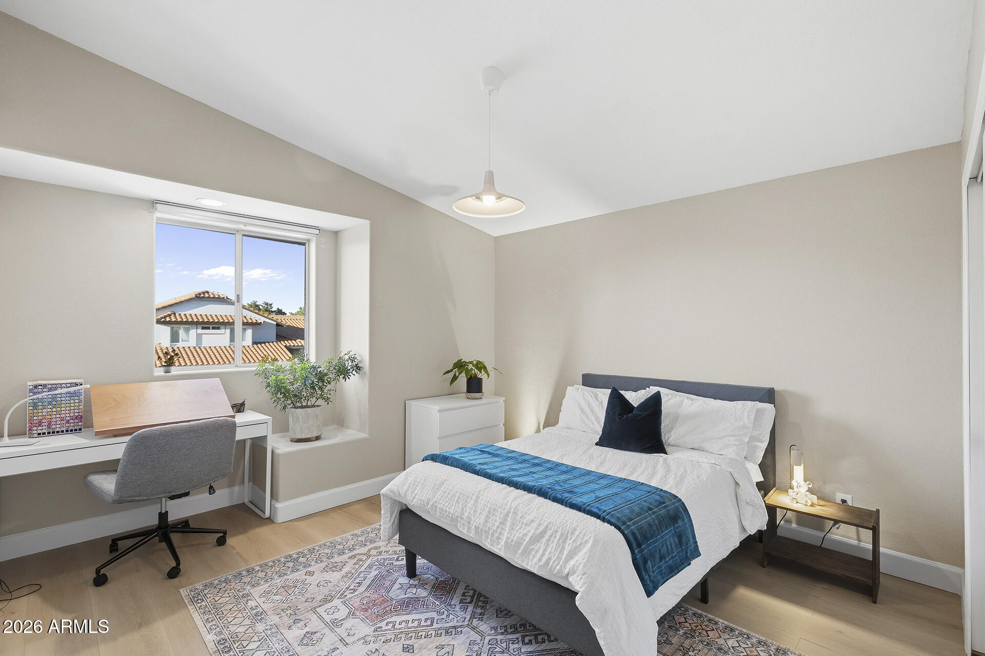 5641 E GRANDVIEW Road