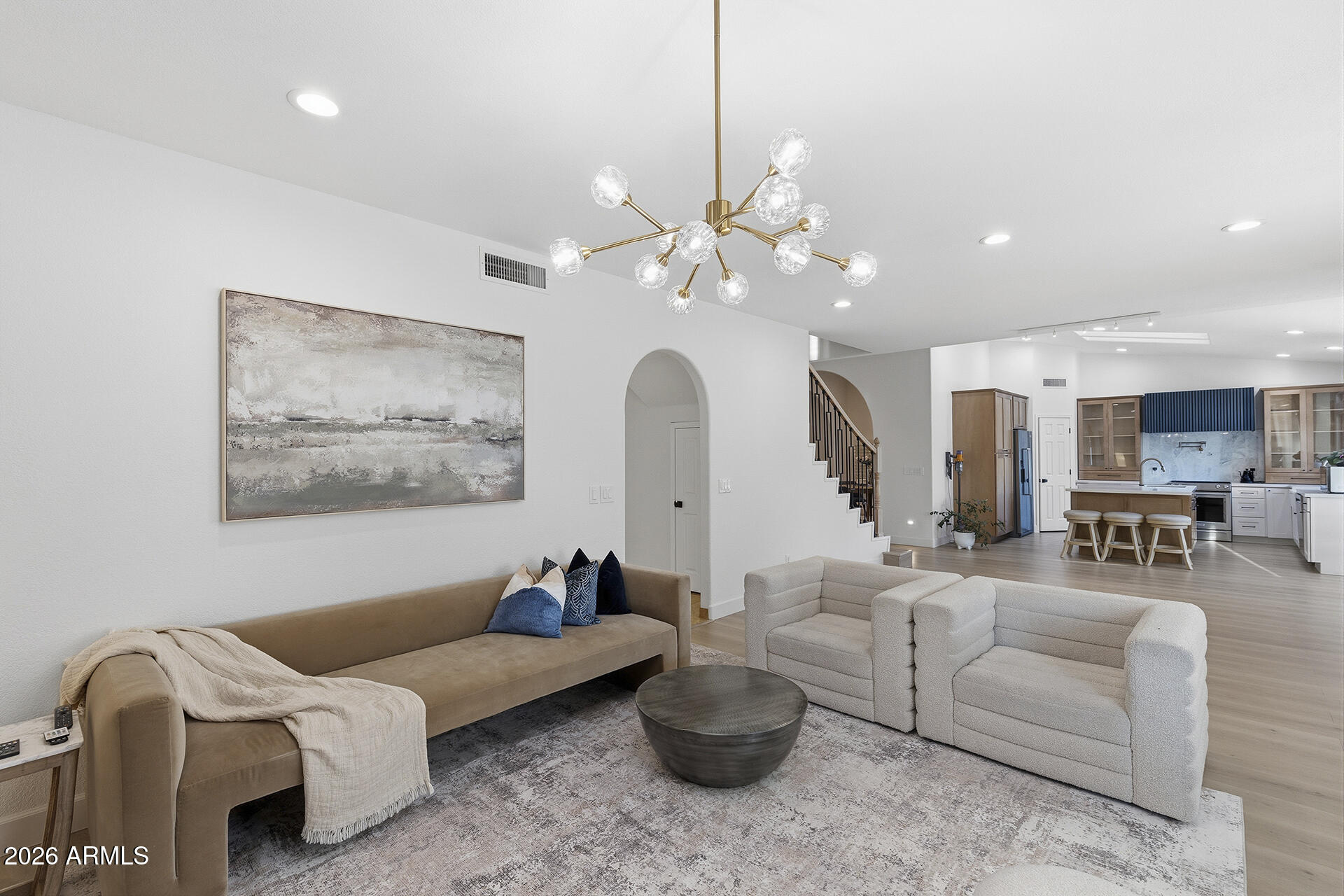 5641 E GRANDVIEW Road