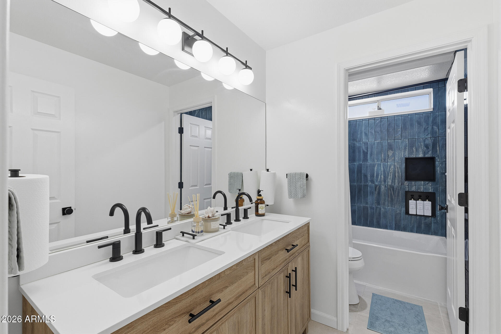 5641 E GRANDVIEW Road