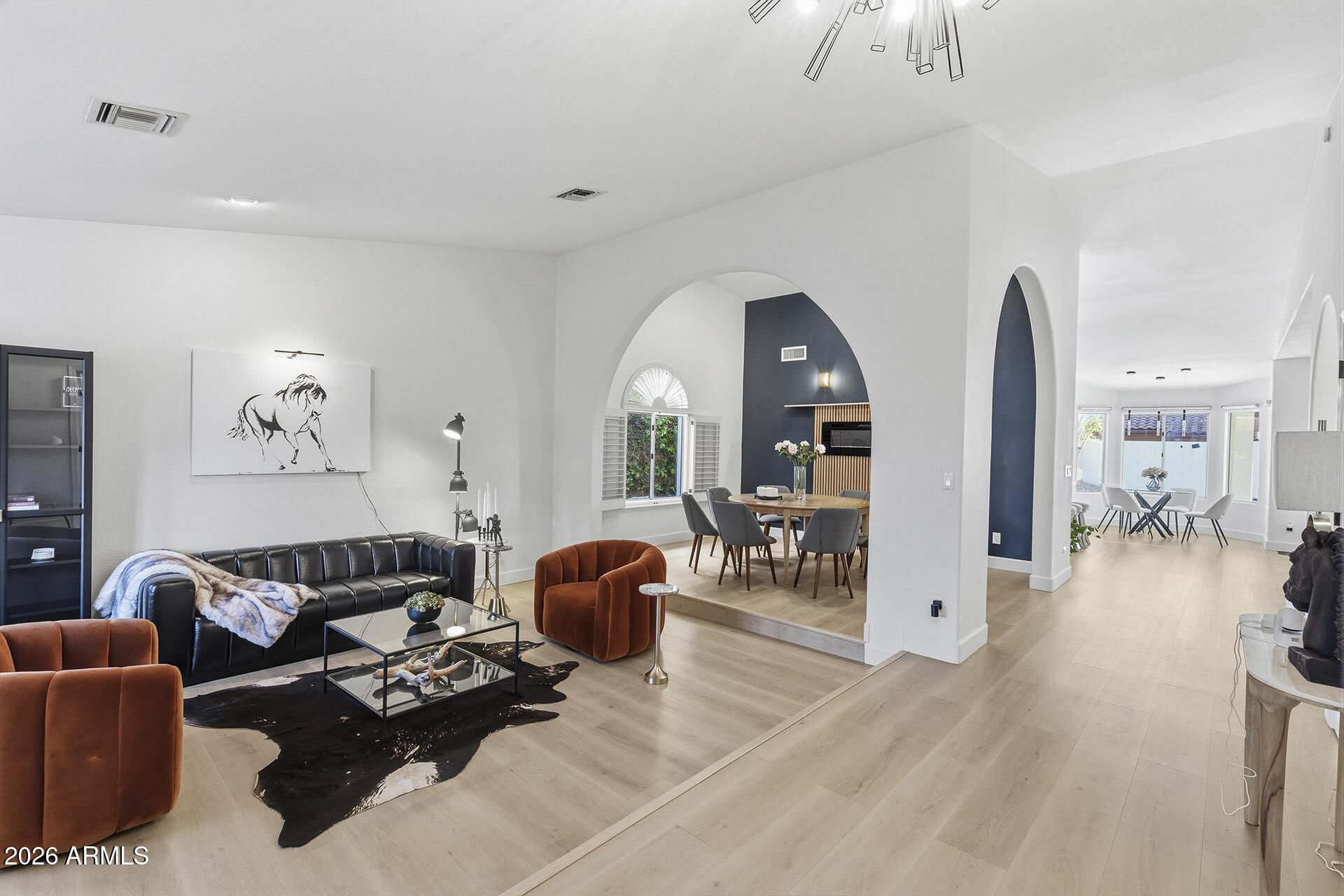 5641 E GRANDVIEW Road