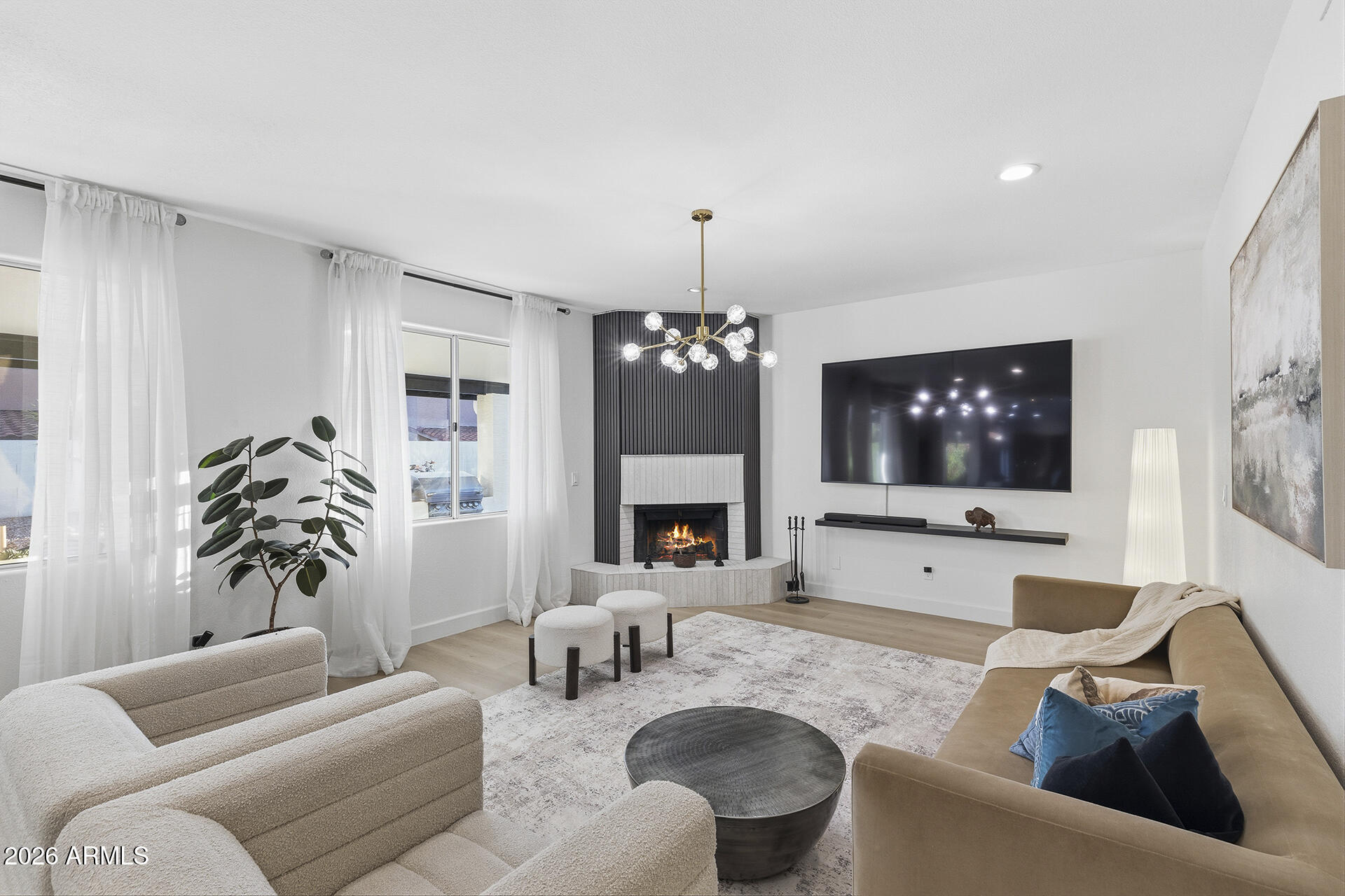 5641 E GRANDVIEW Road