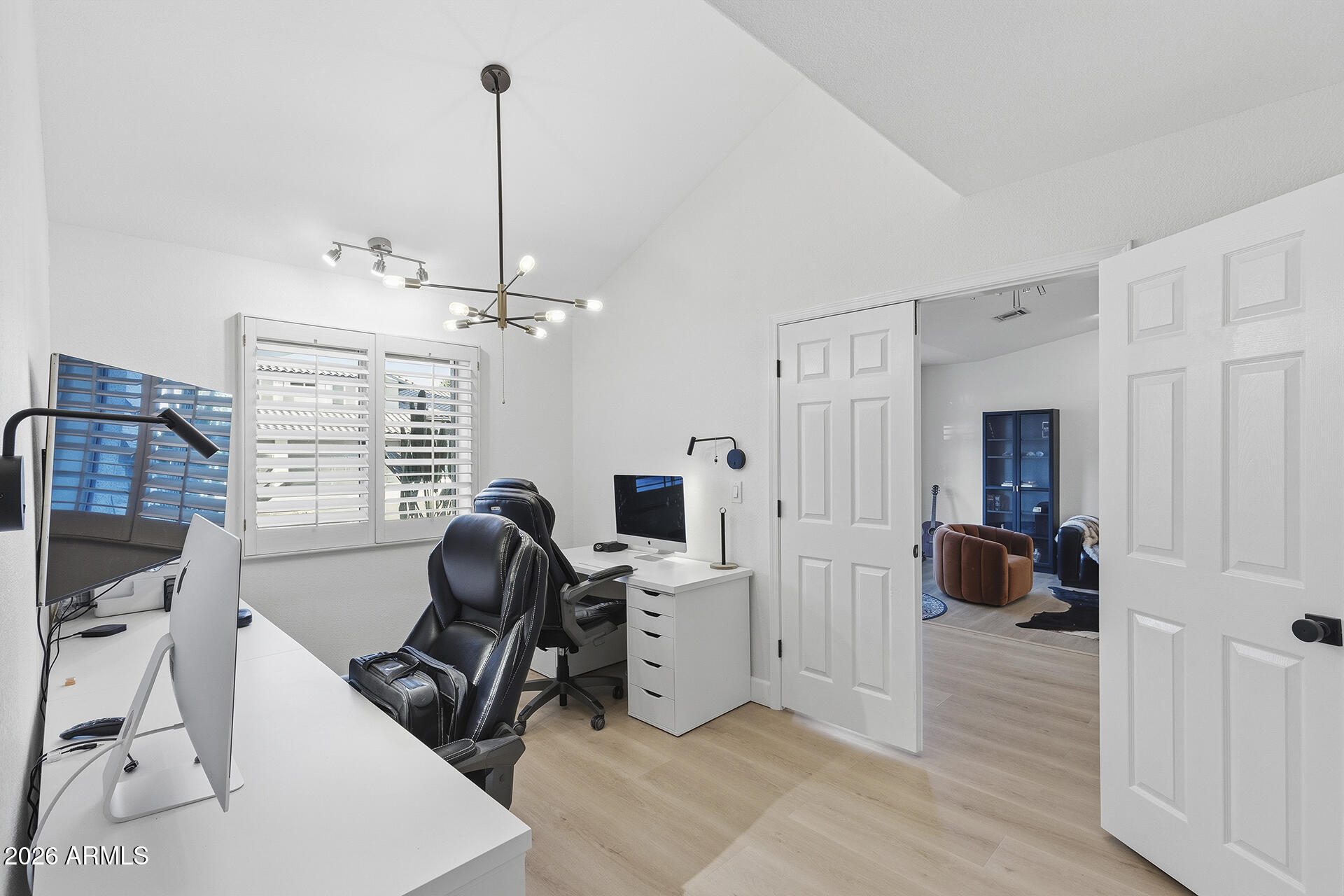 5641 E GRANDVIEW Road