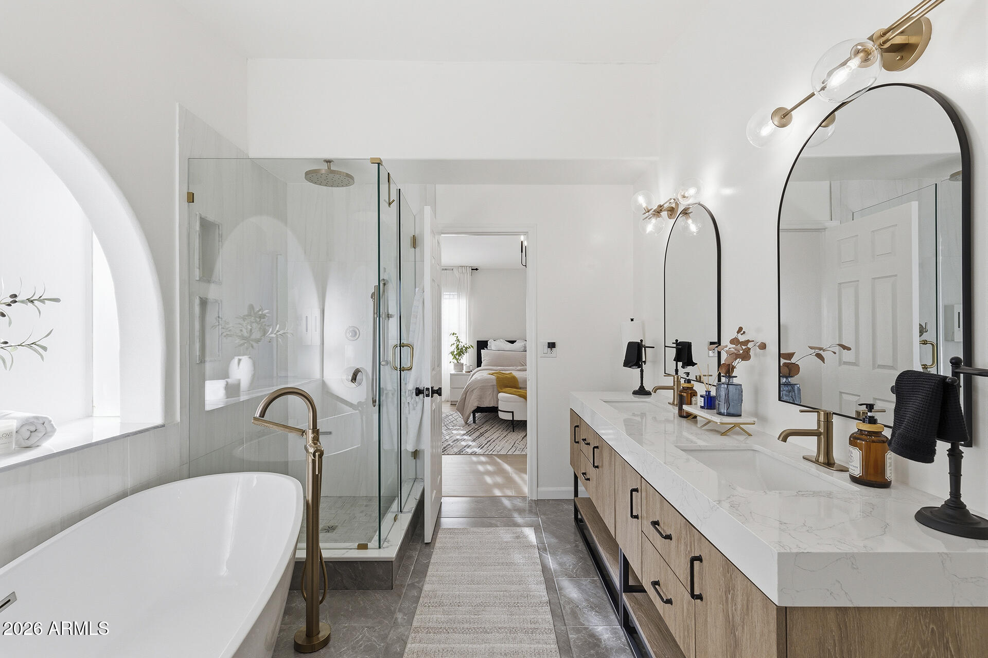 5641 E GRANDVIEW Road