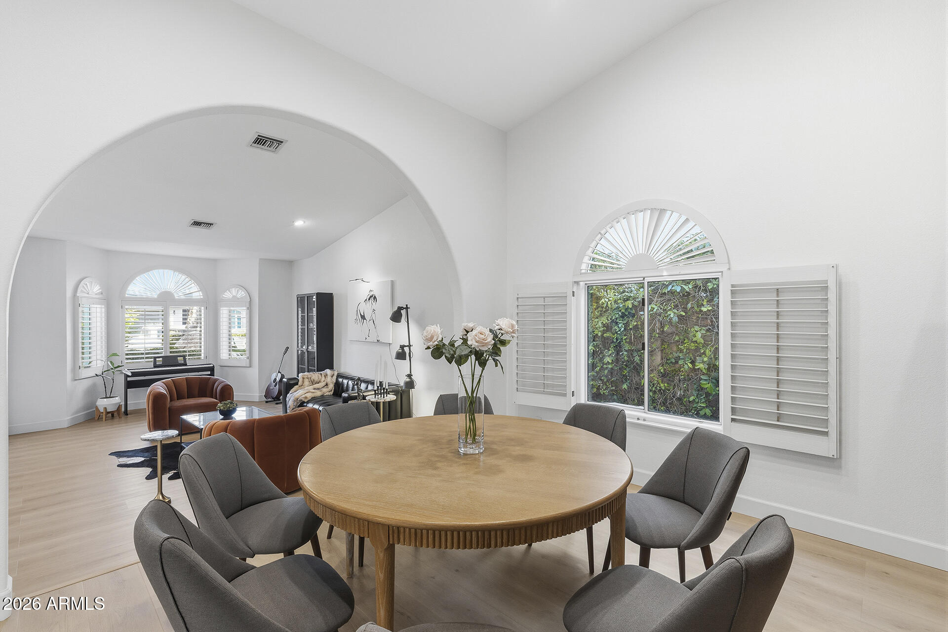 5641 E GRANDVIEW Road