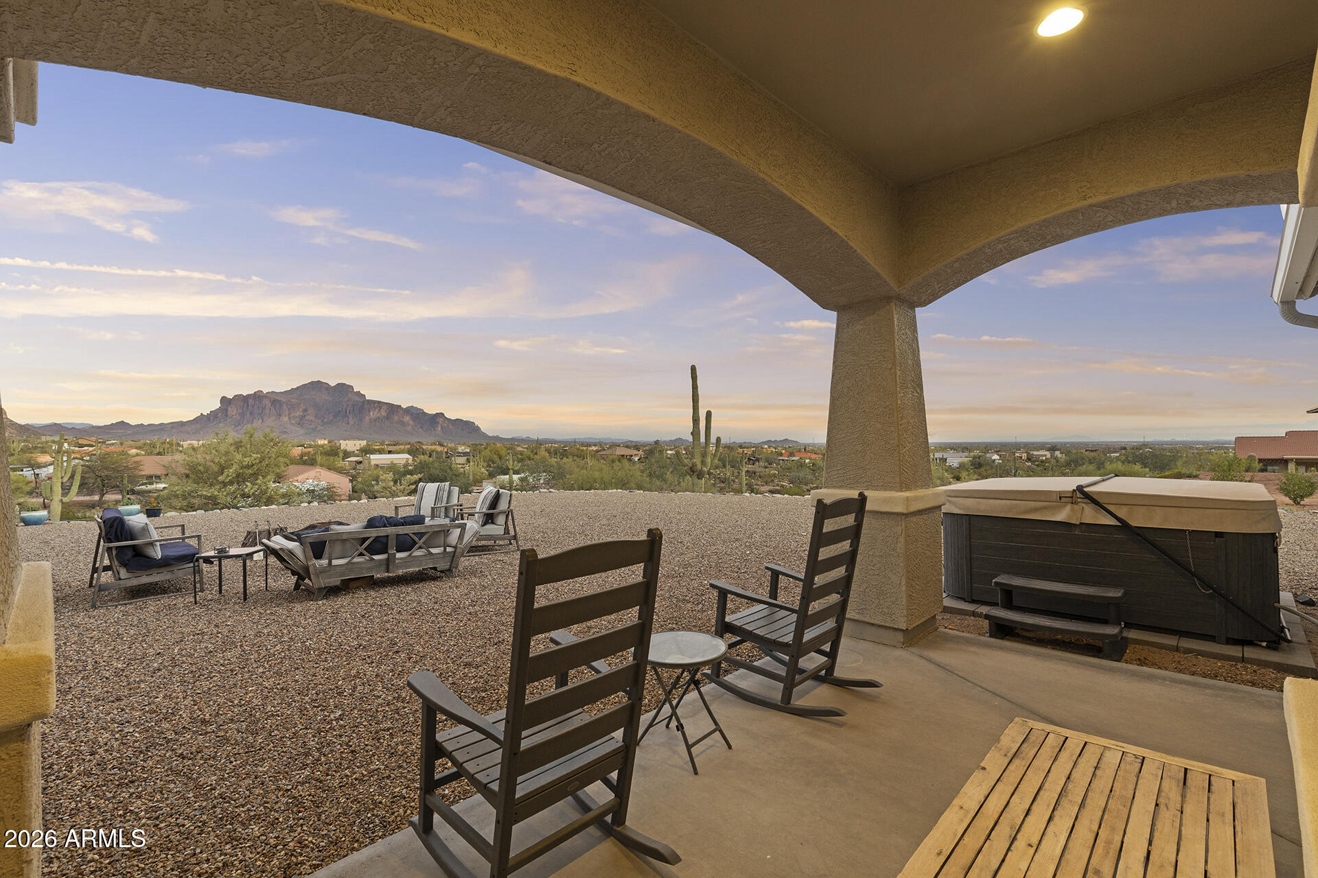 203 E SADDLE BUTTE Street