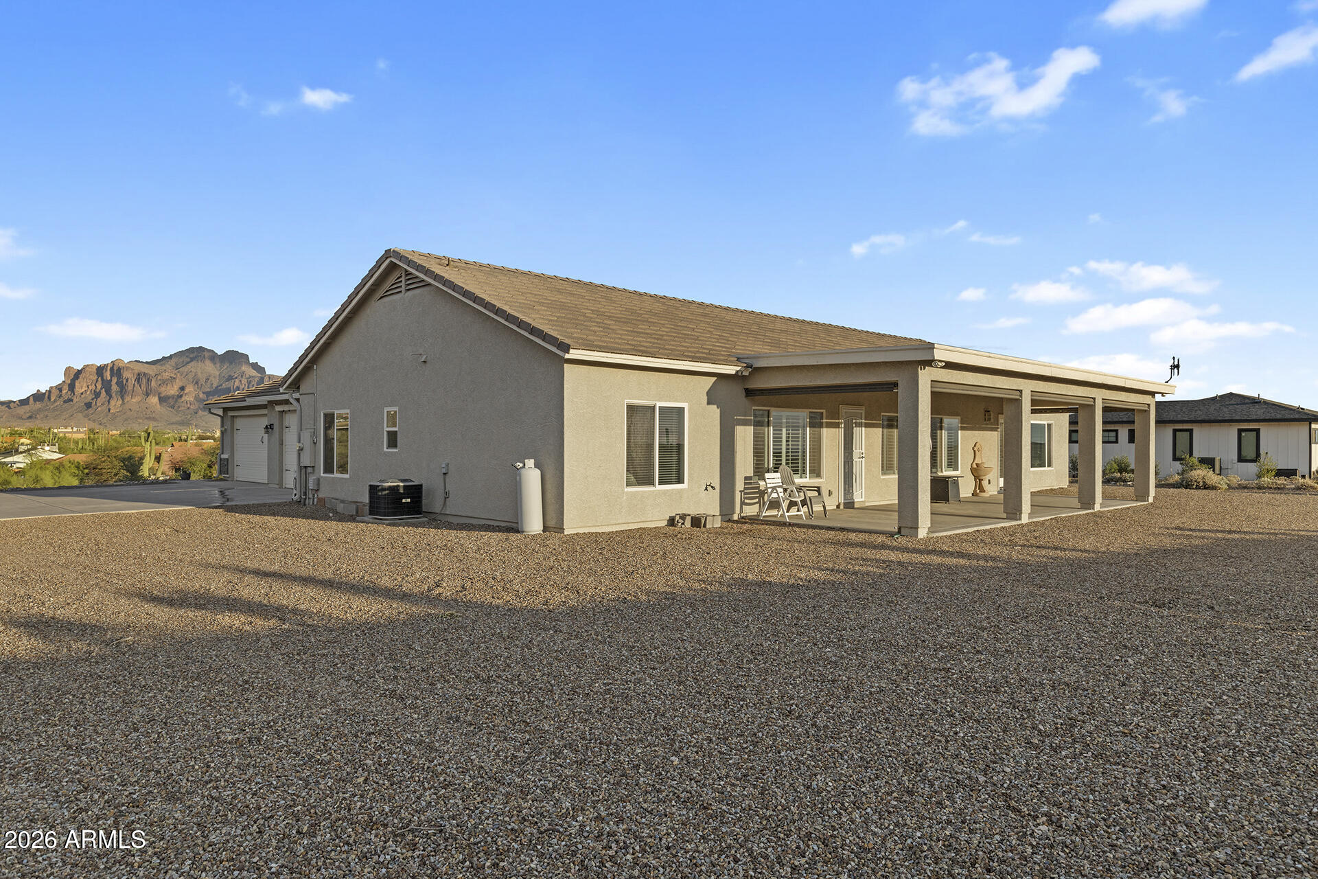 203 E SADDLE BUTTE Street