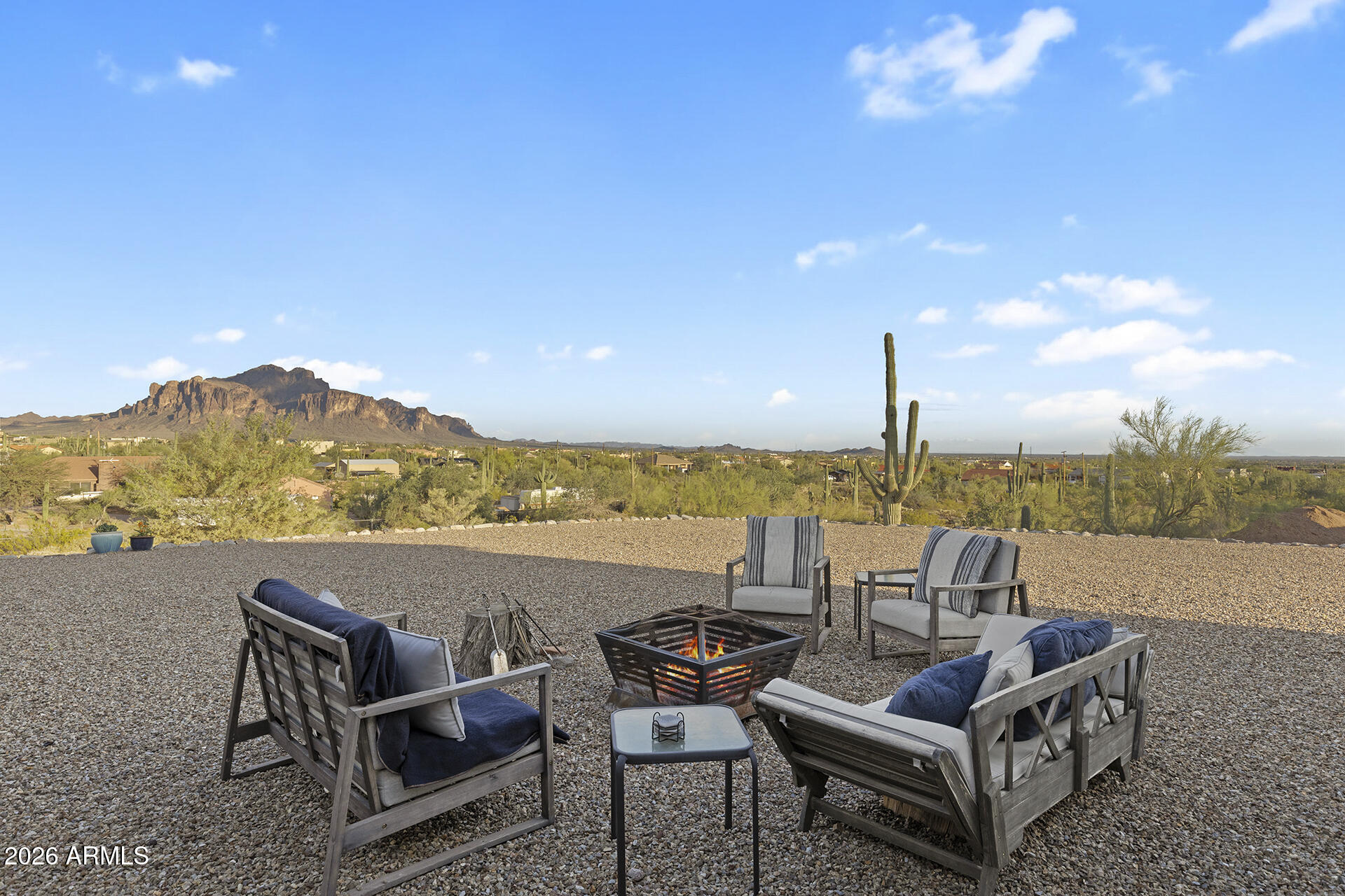 203 E SADDLE BUTTE Street