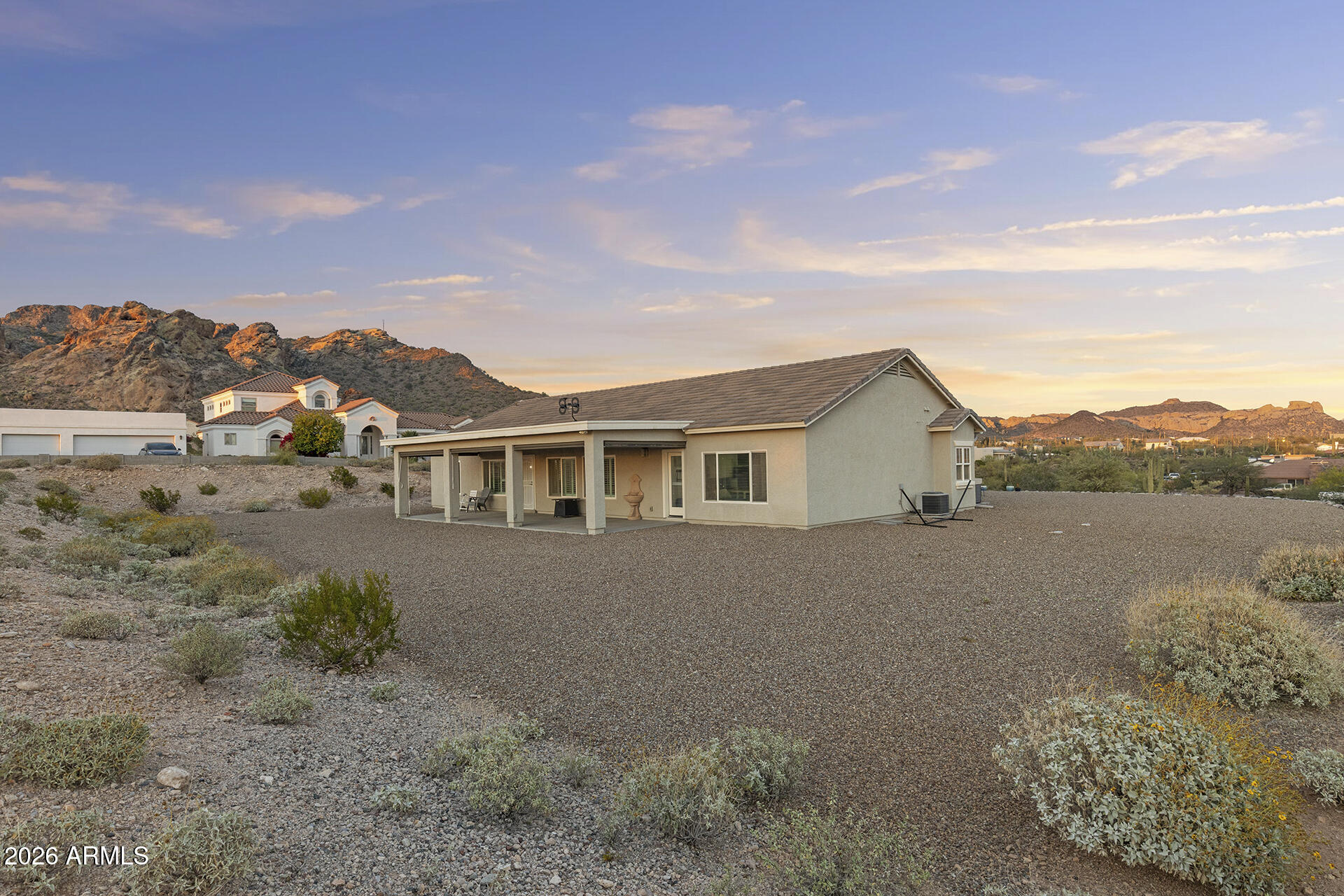 203 E SADDLE BUTTE Street