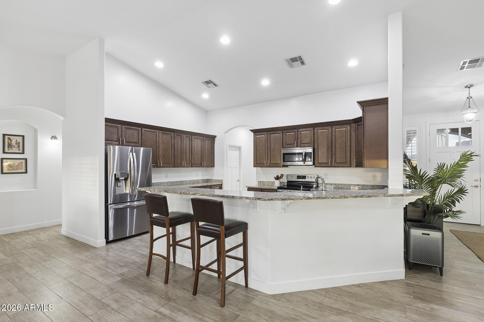 203 E SADDLE BUTTE Street