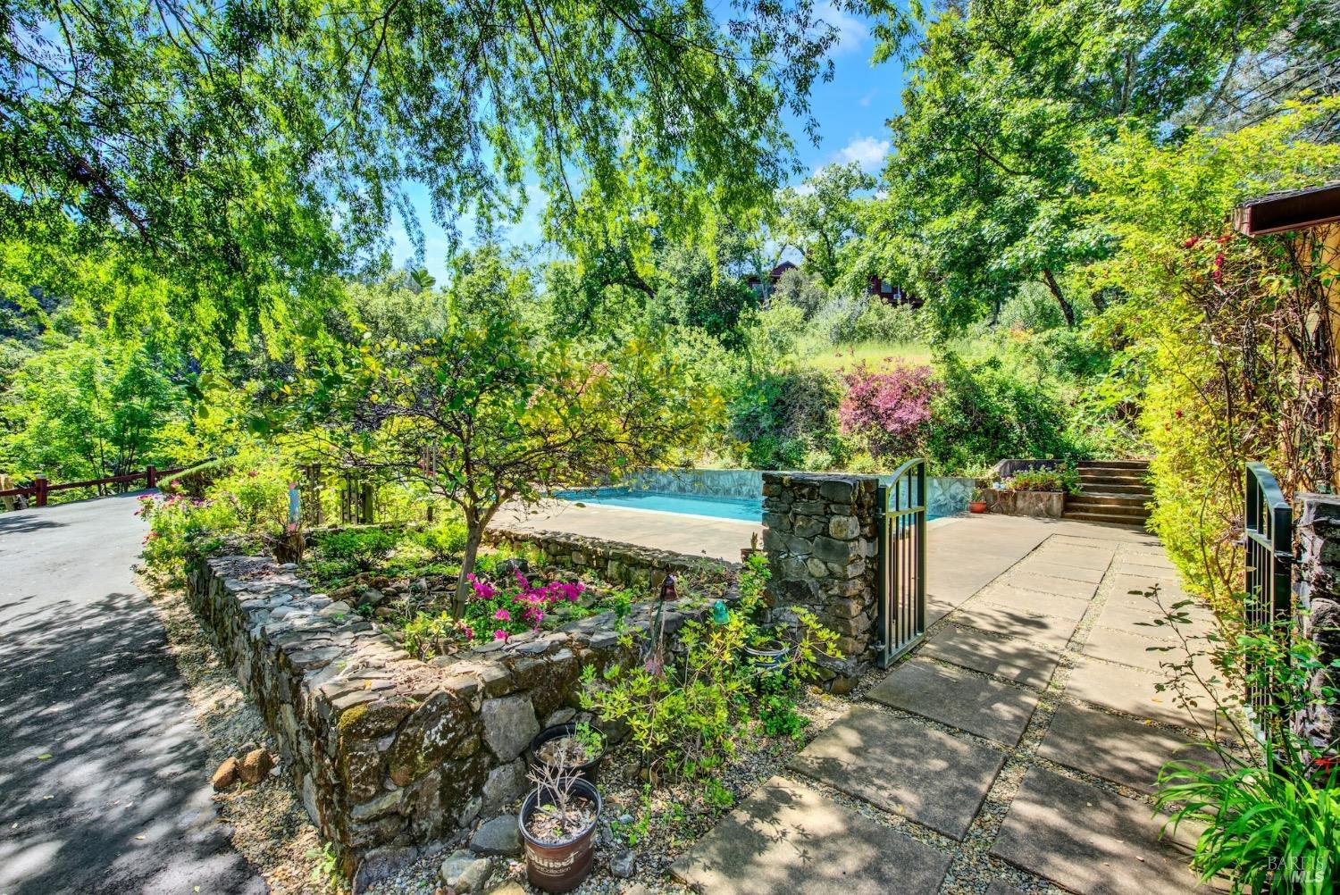 3059 Saint Helena Hwy N