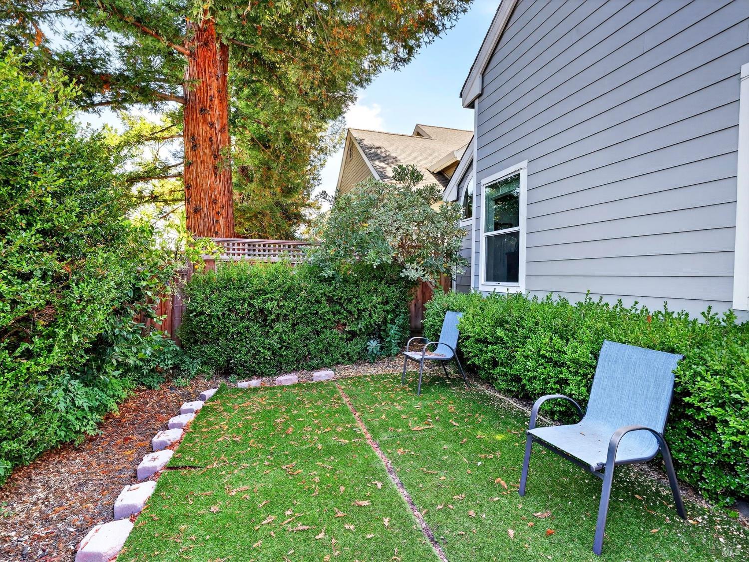 22 Valley West Cir