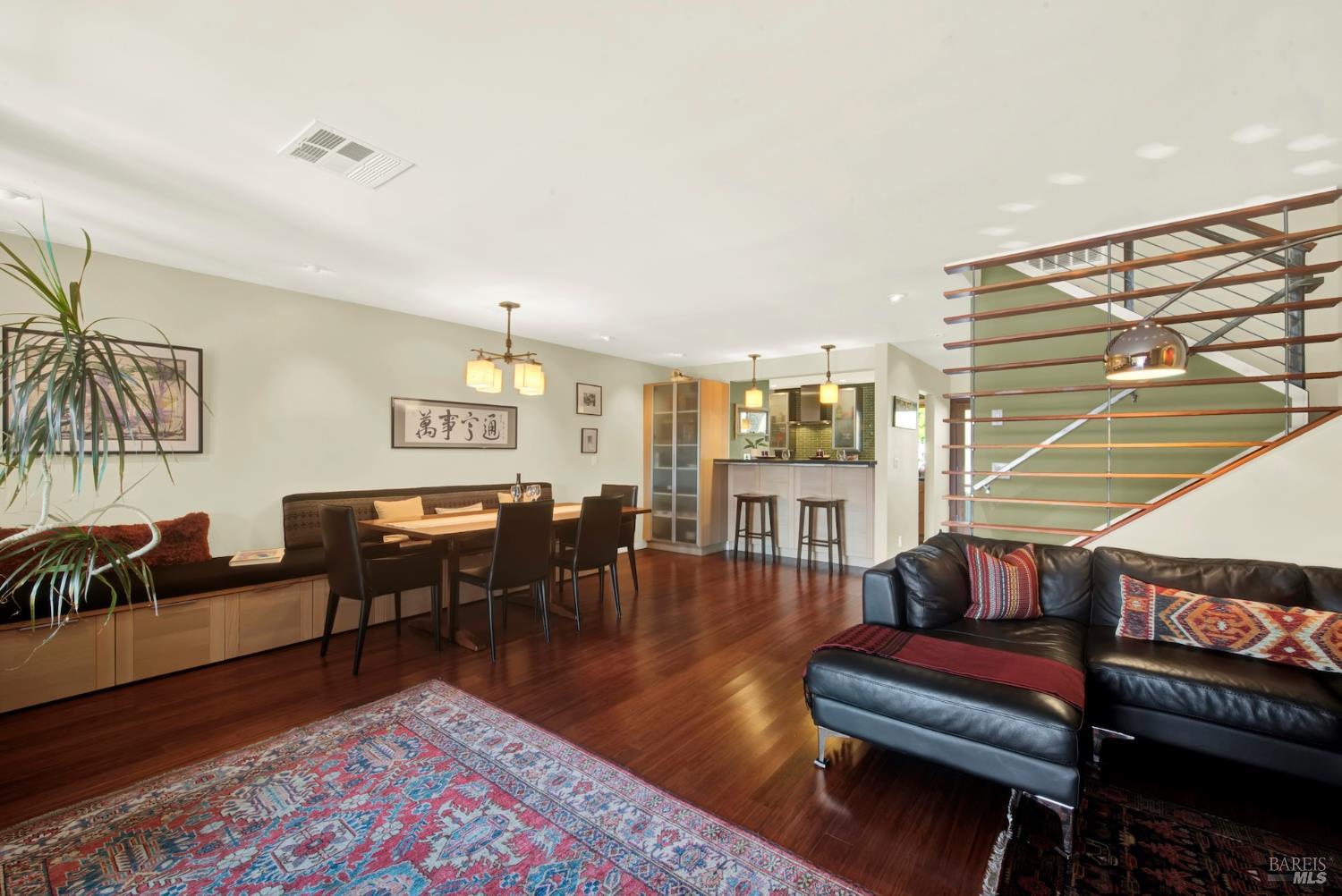 927 Marina Dr