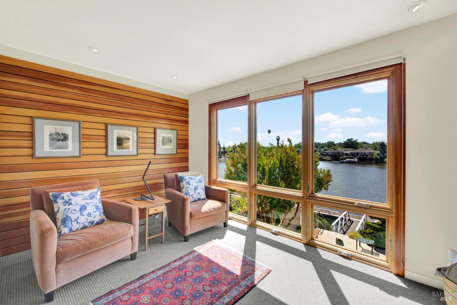 927 Marina Dr