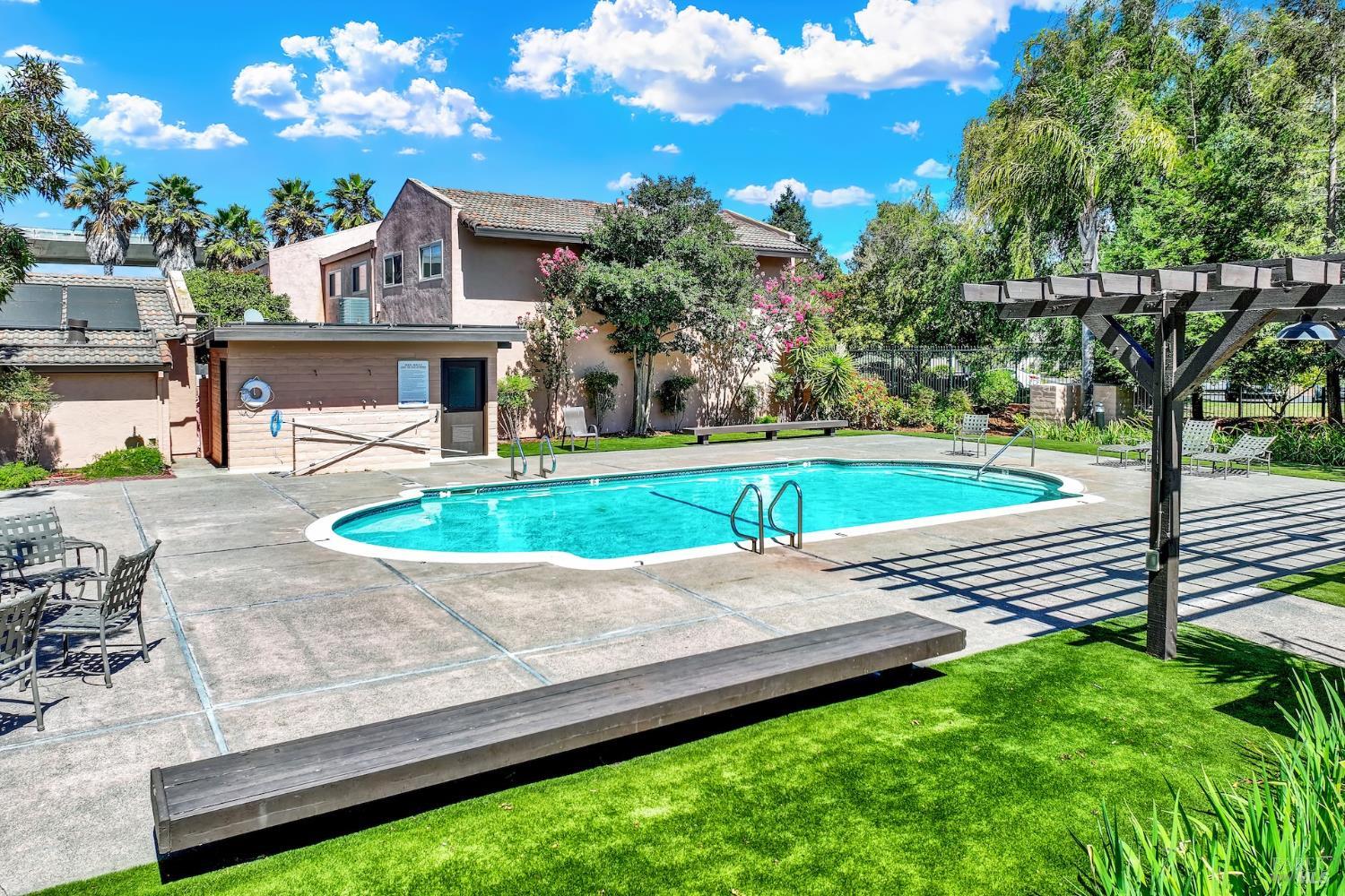 927 Marina Dr