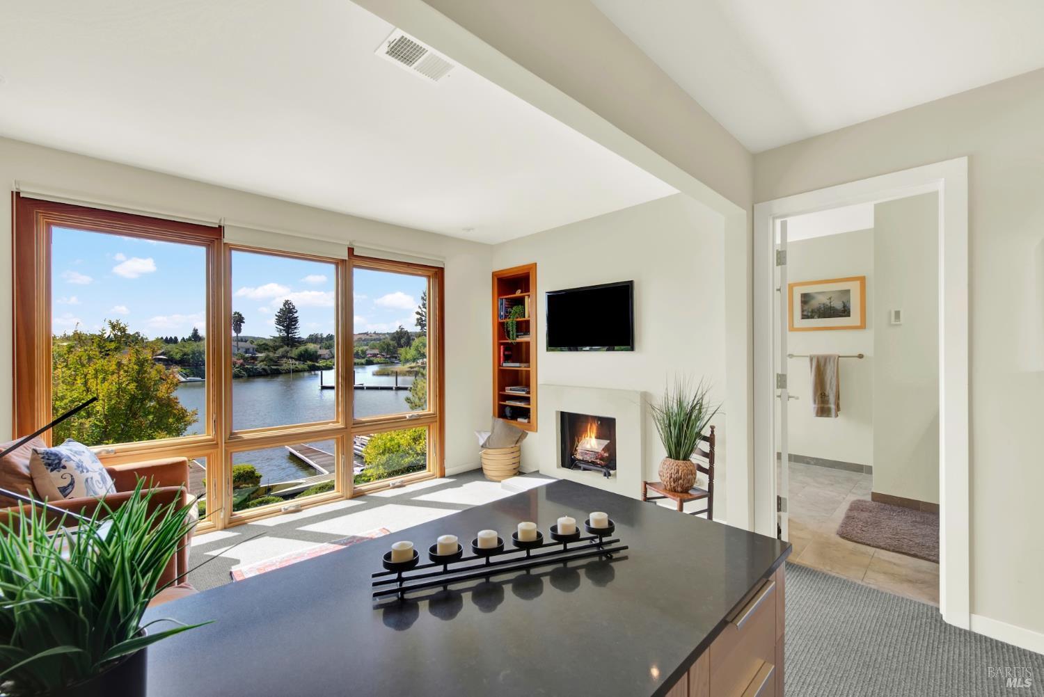 927 Marina Dr