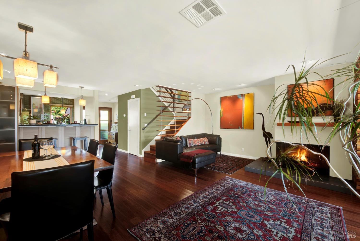 927 Marina Dr