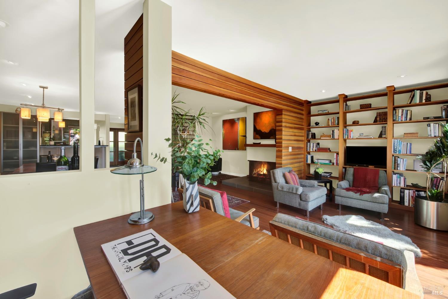 927 Marina Dr