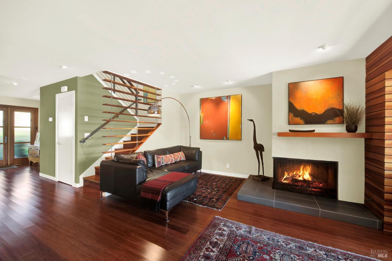 927 Marina Dr