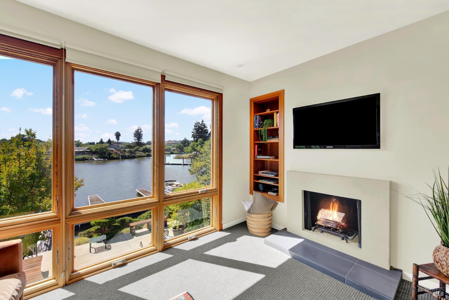 927 Marina Dr