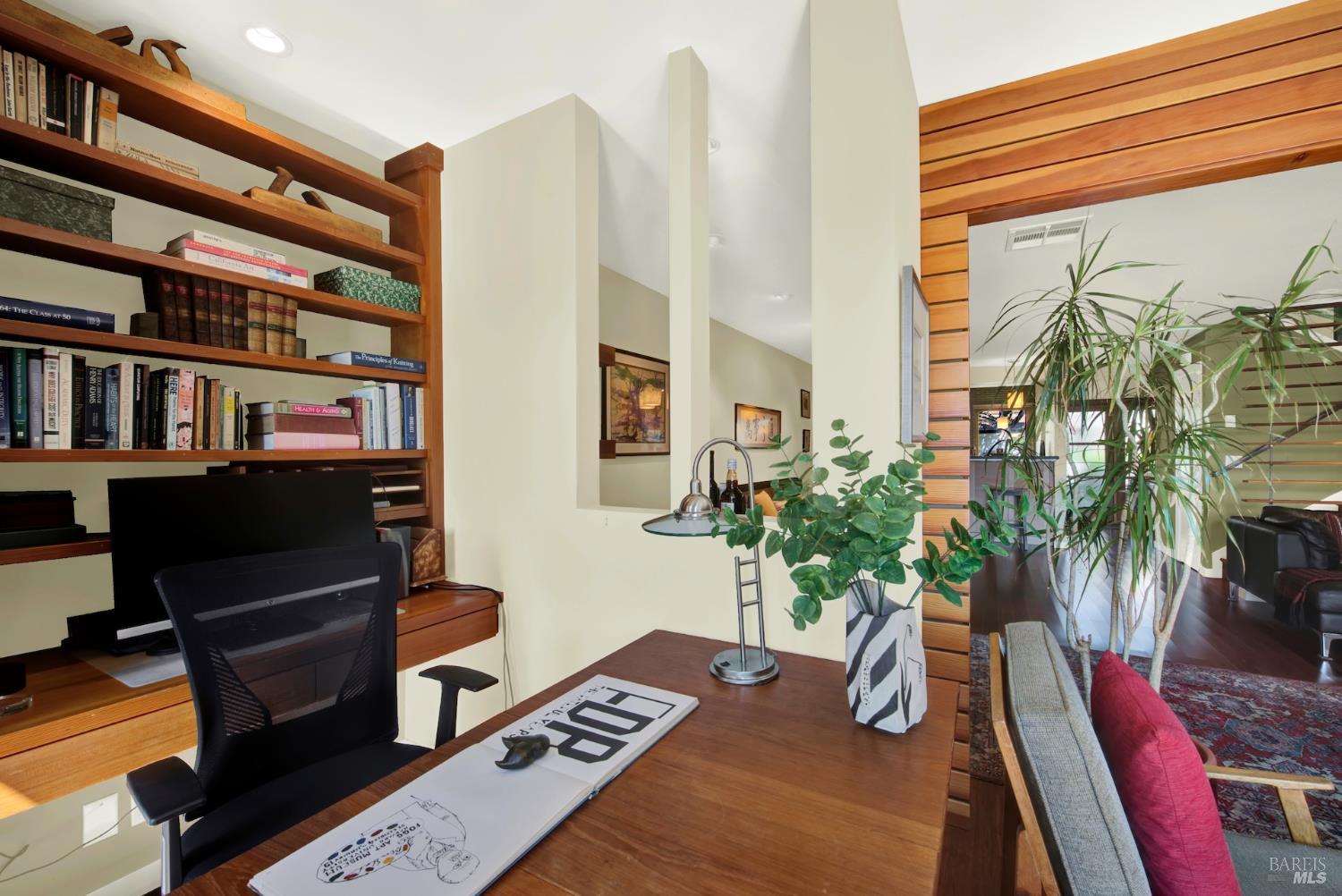 927 Marina Dr