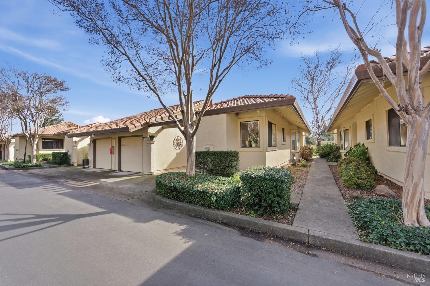 77 Fountain Grove Circle