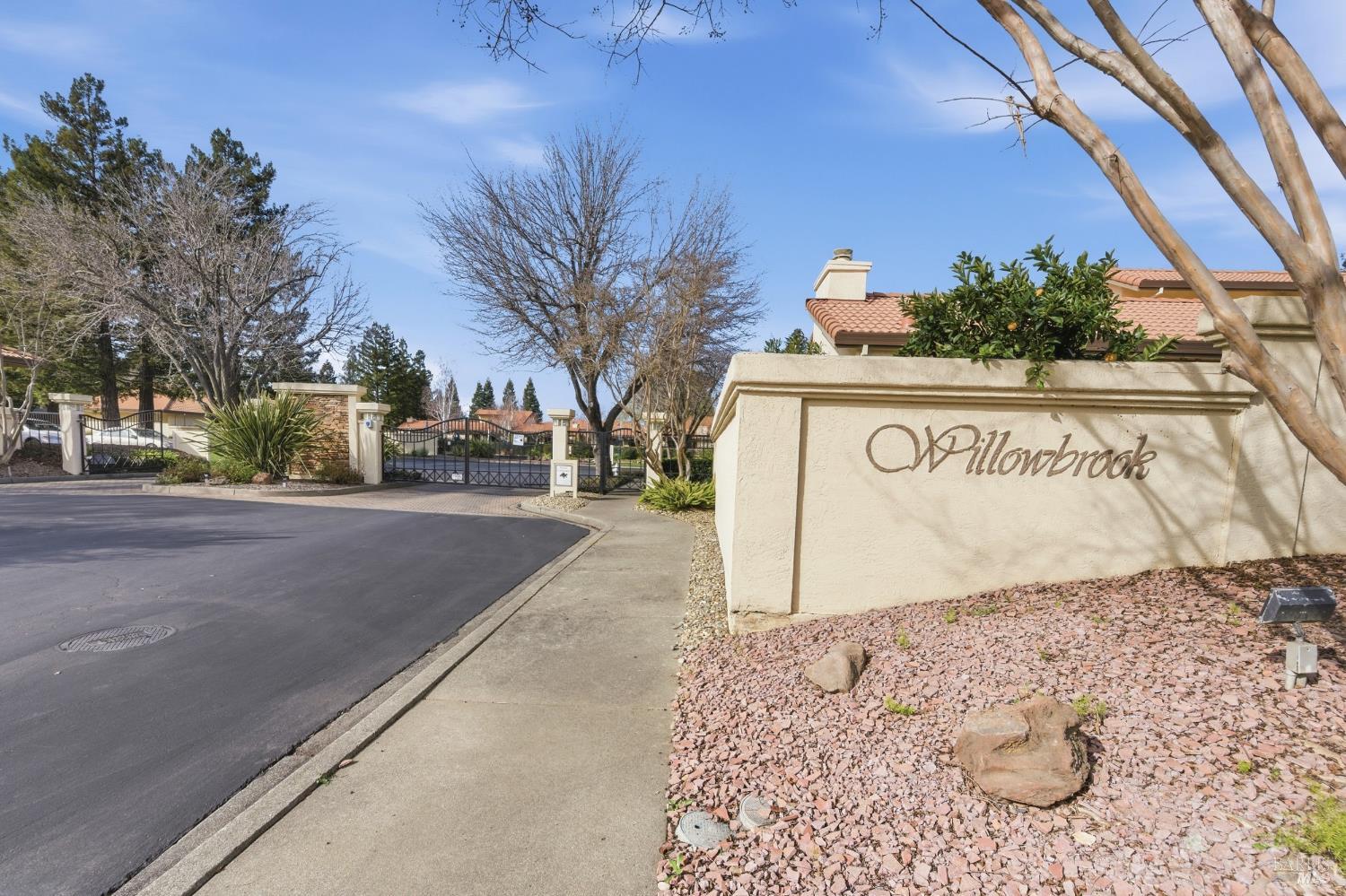 77 Fountain Grove Circle