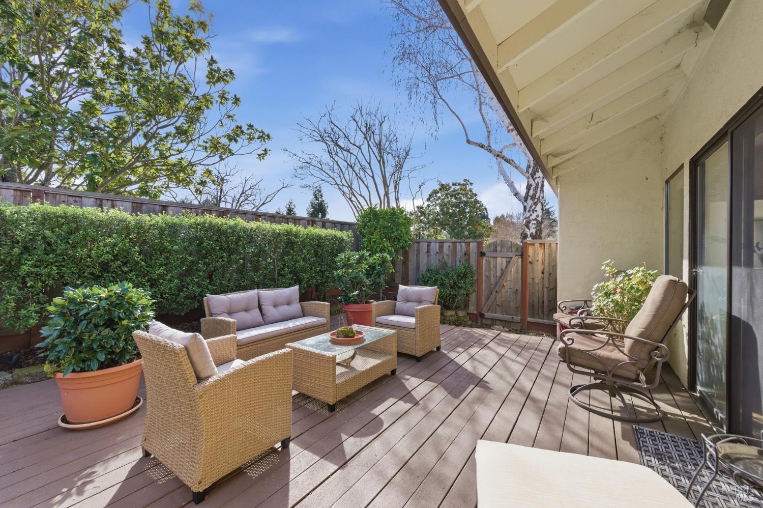 77 Fountain Grove Circle