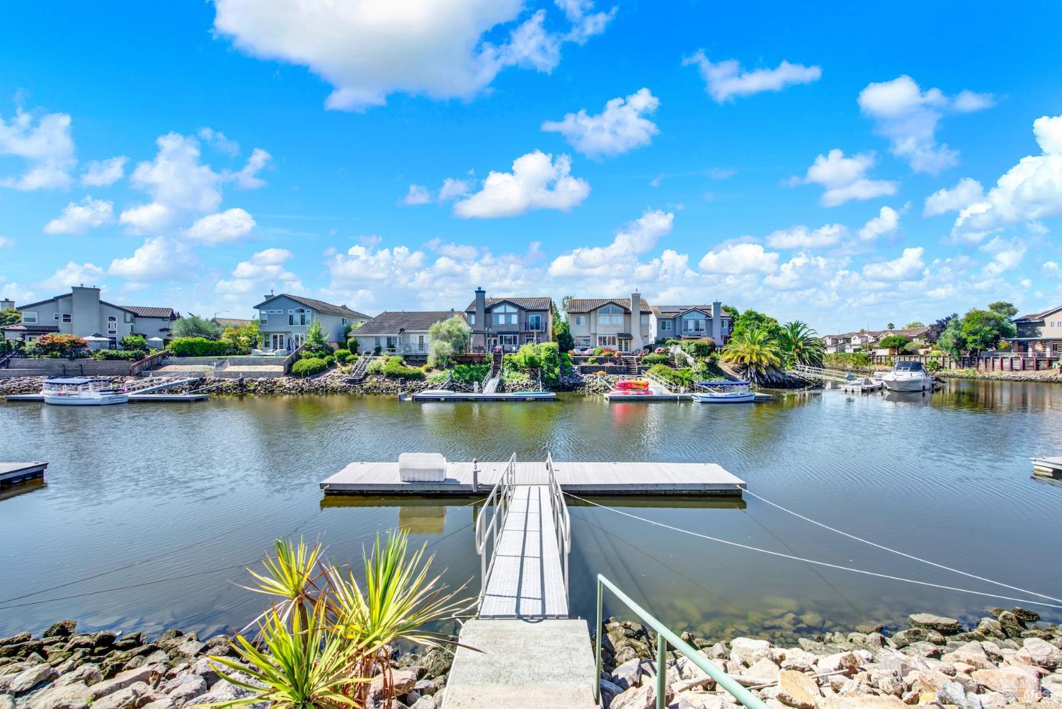 41 N Newport Drive