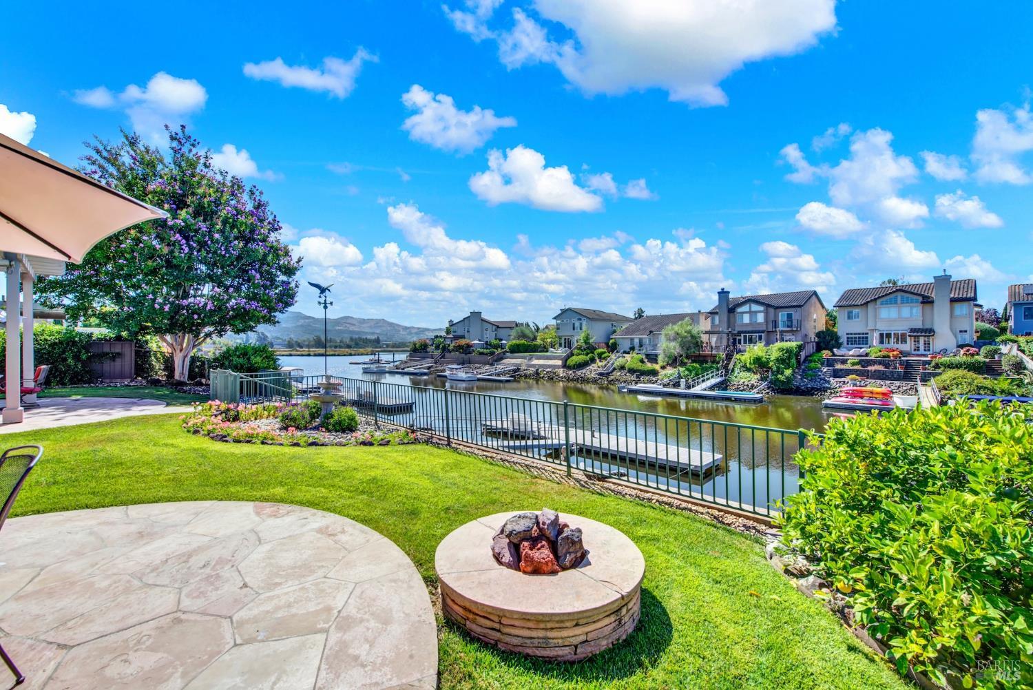 41 N Newport Drive