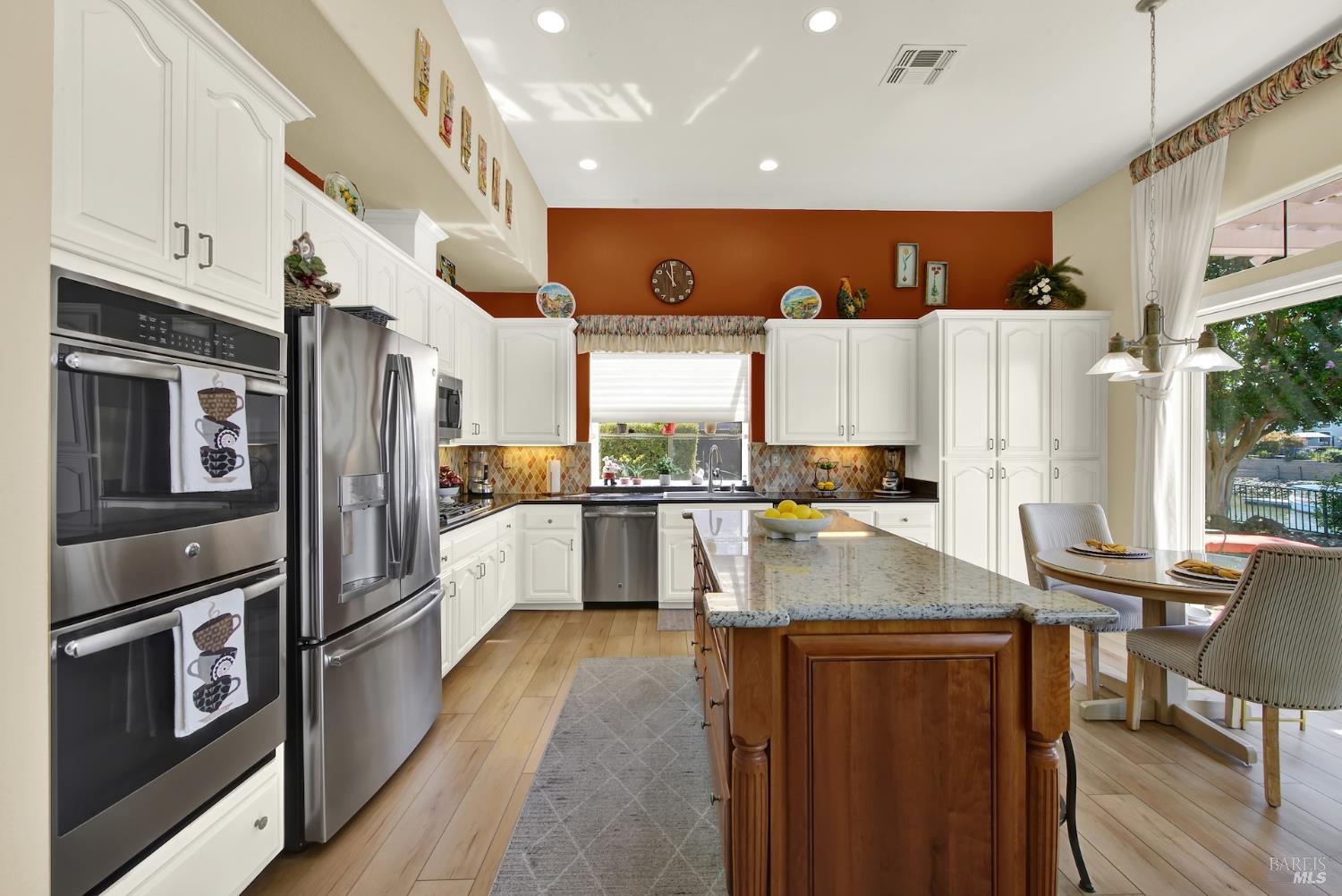 41 N Newport Drive