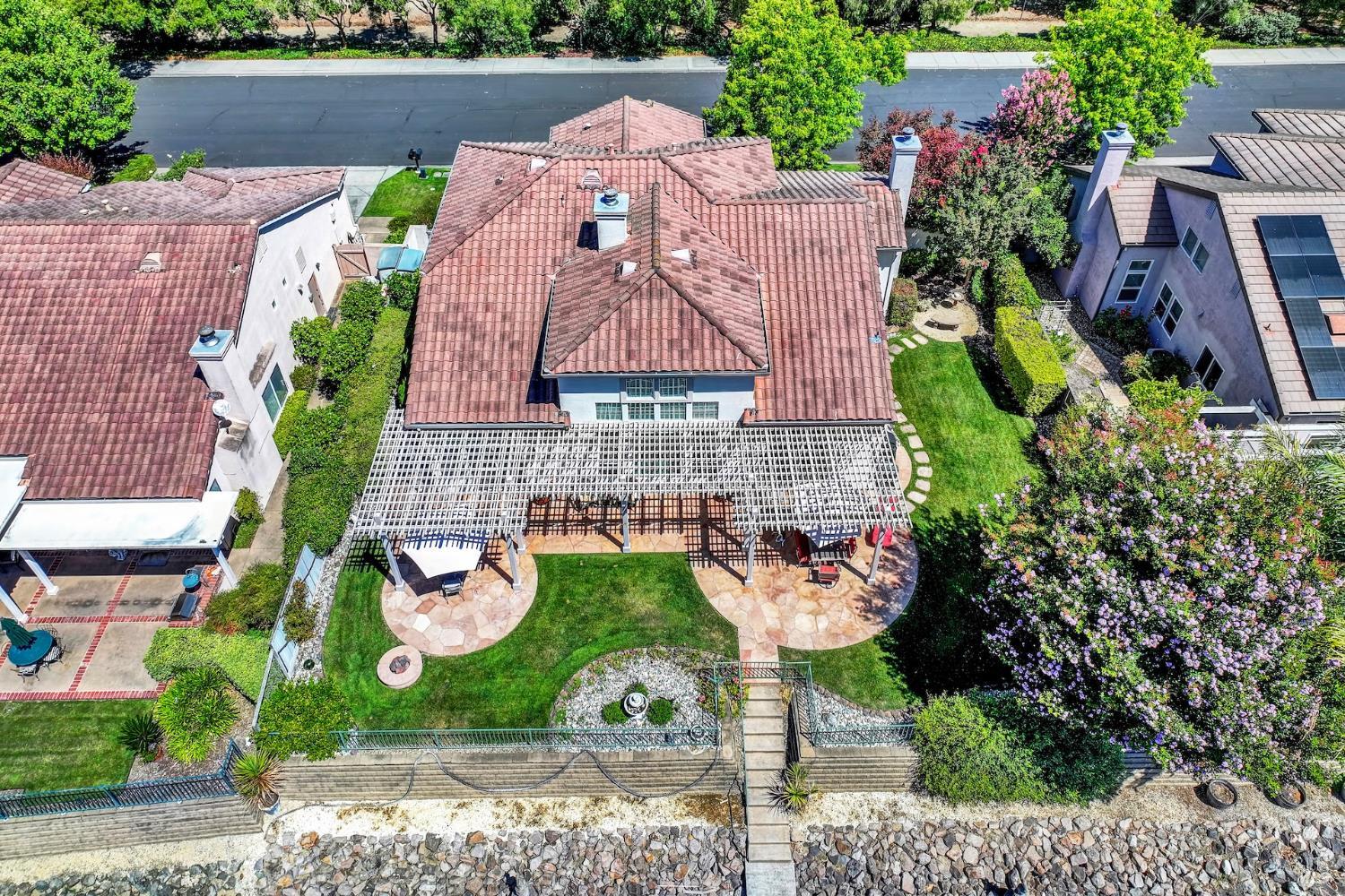 41 N Newport Drive